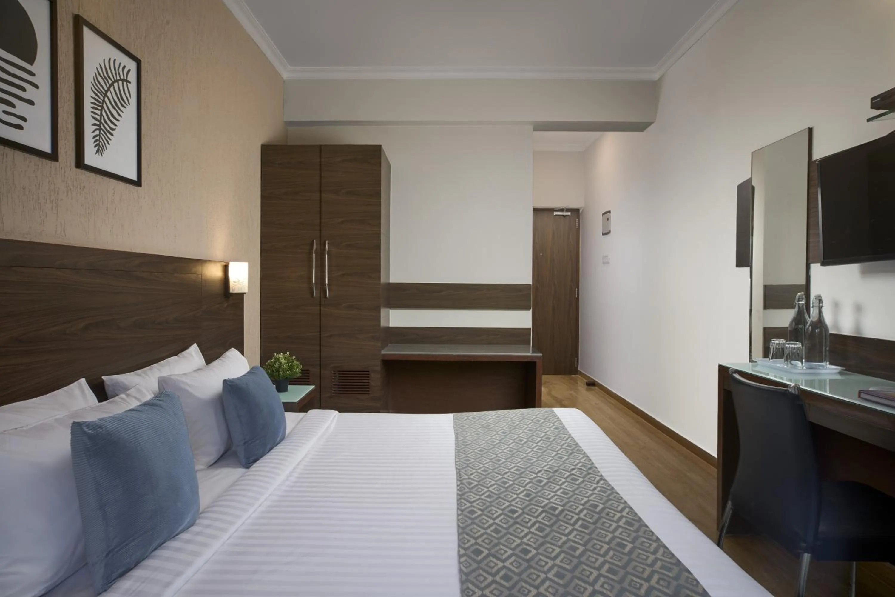 Property building, Bed in The Hawaii Comforts Panjim Donapaula
