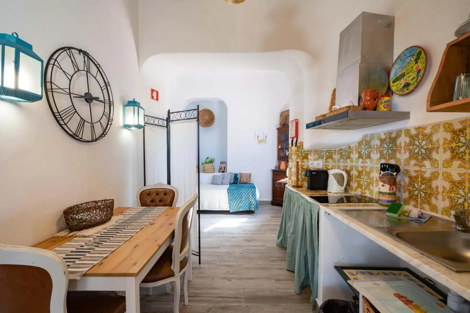 Bedroom in Bem Parece by Umbral