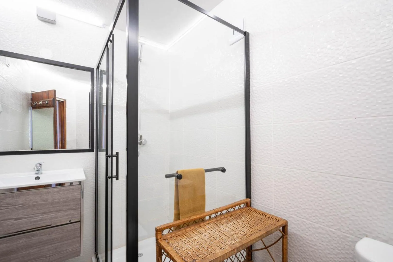 Bathroom in Bem Parece by Umbral