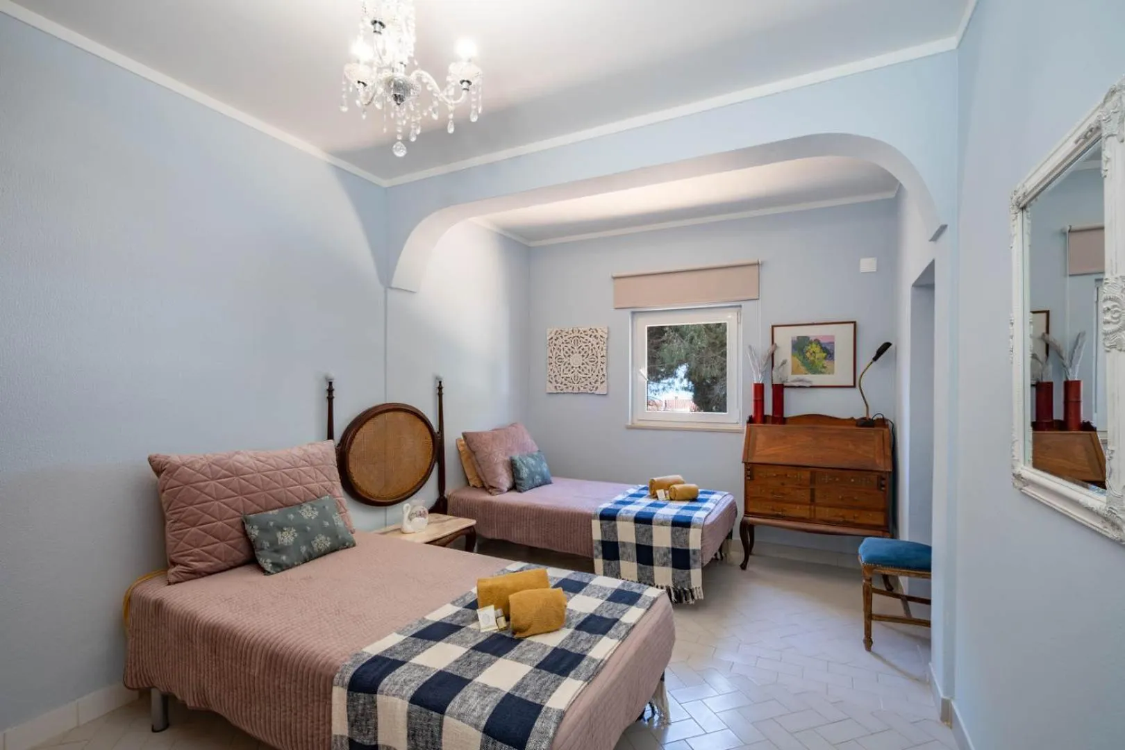 Bedroom, Bed in Bem Parece by Umbral