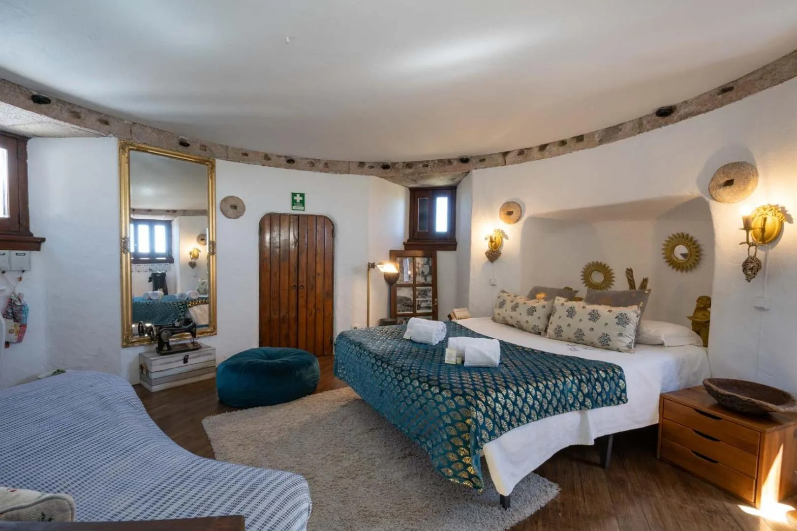 Bedroom, Bed in Bem Parece by Umbral