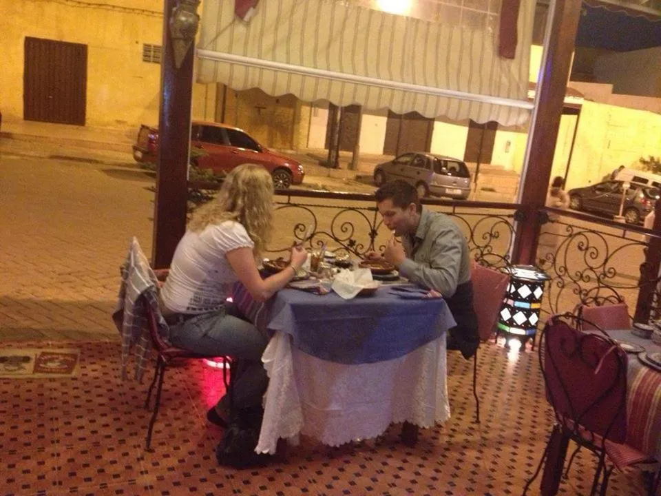 Restaurant/places to eat in Hôtel Tijani