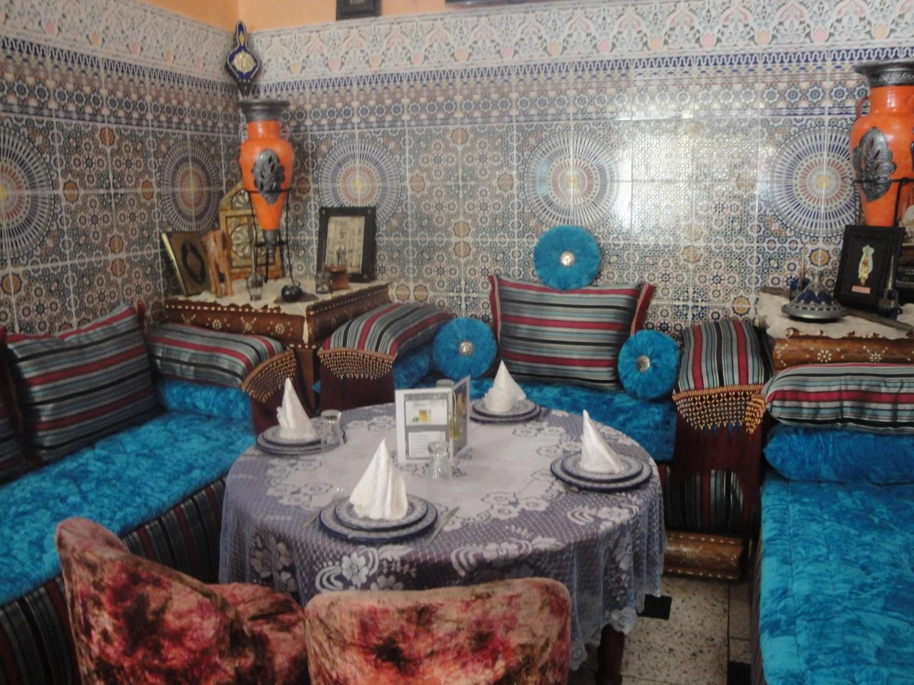 Restaurant/places to eat in Hôtel Tijani