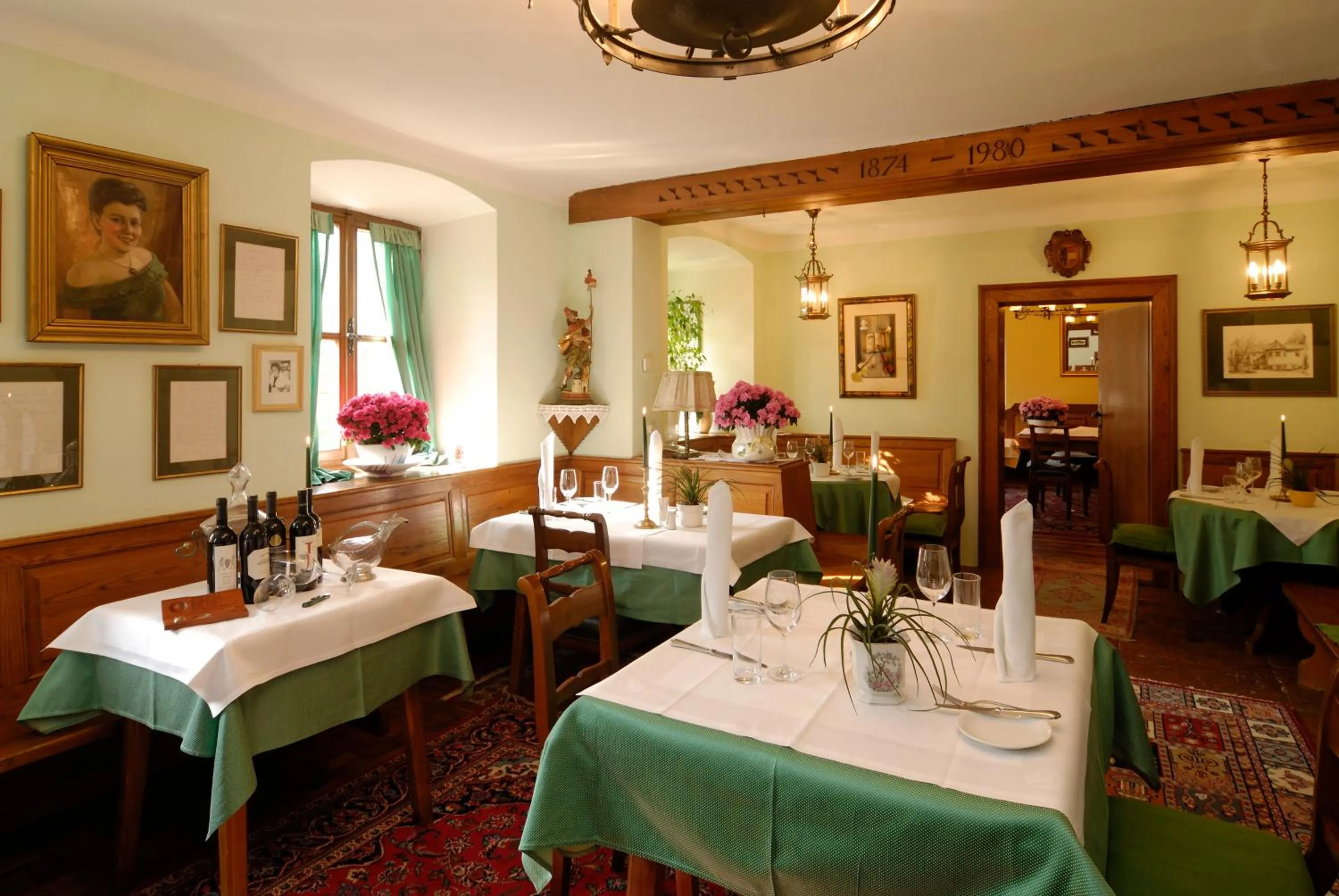 Restaurant/places to eat in Gasthof Hohlwegwirt