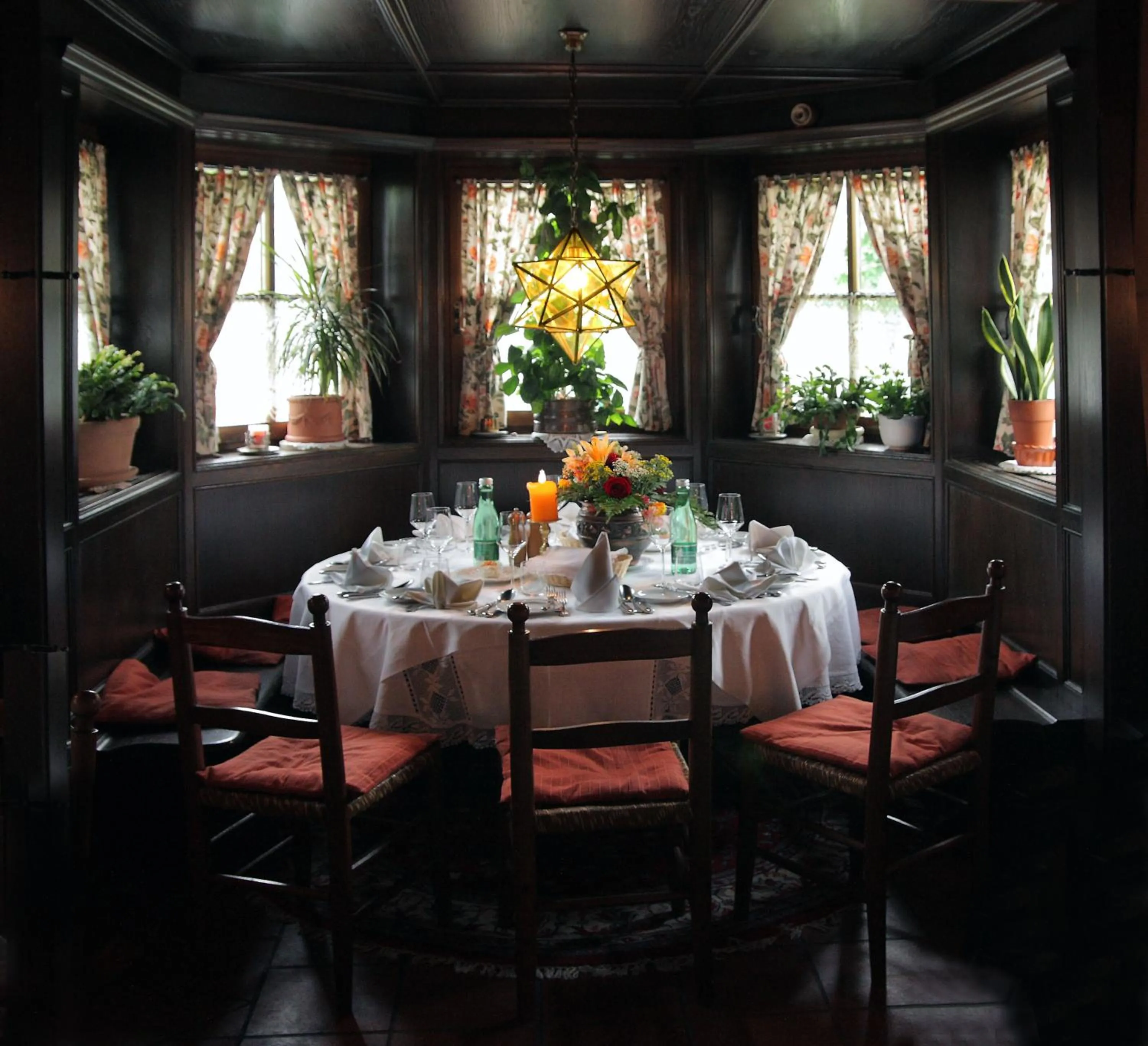 Restaurant/places to eat in Gasthof Hohlwegwirt