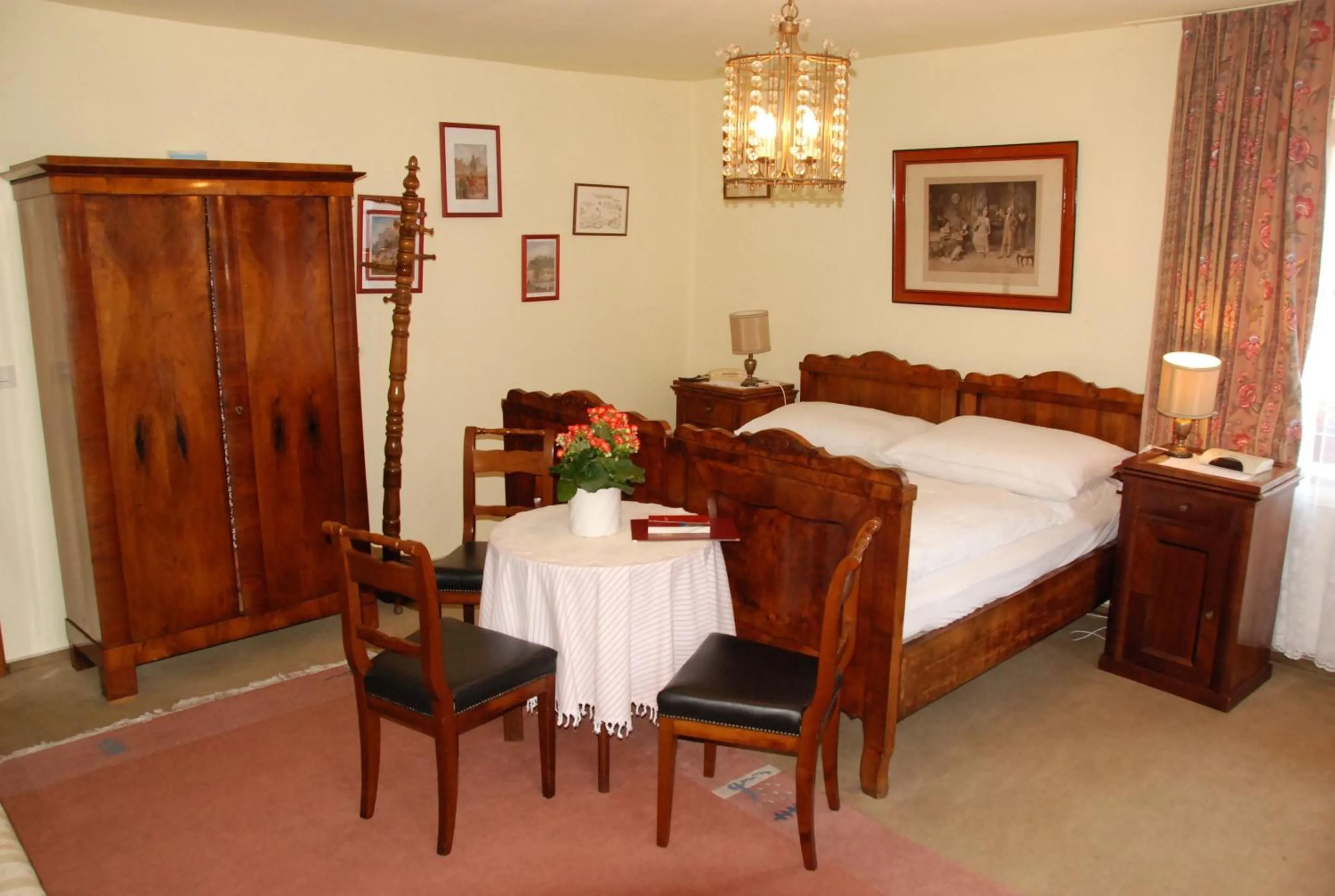 Bed in Gasthof Hohlwegwirt