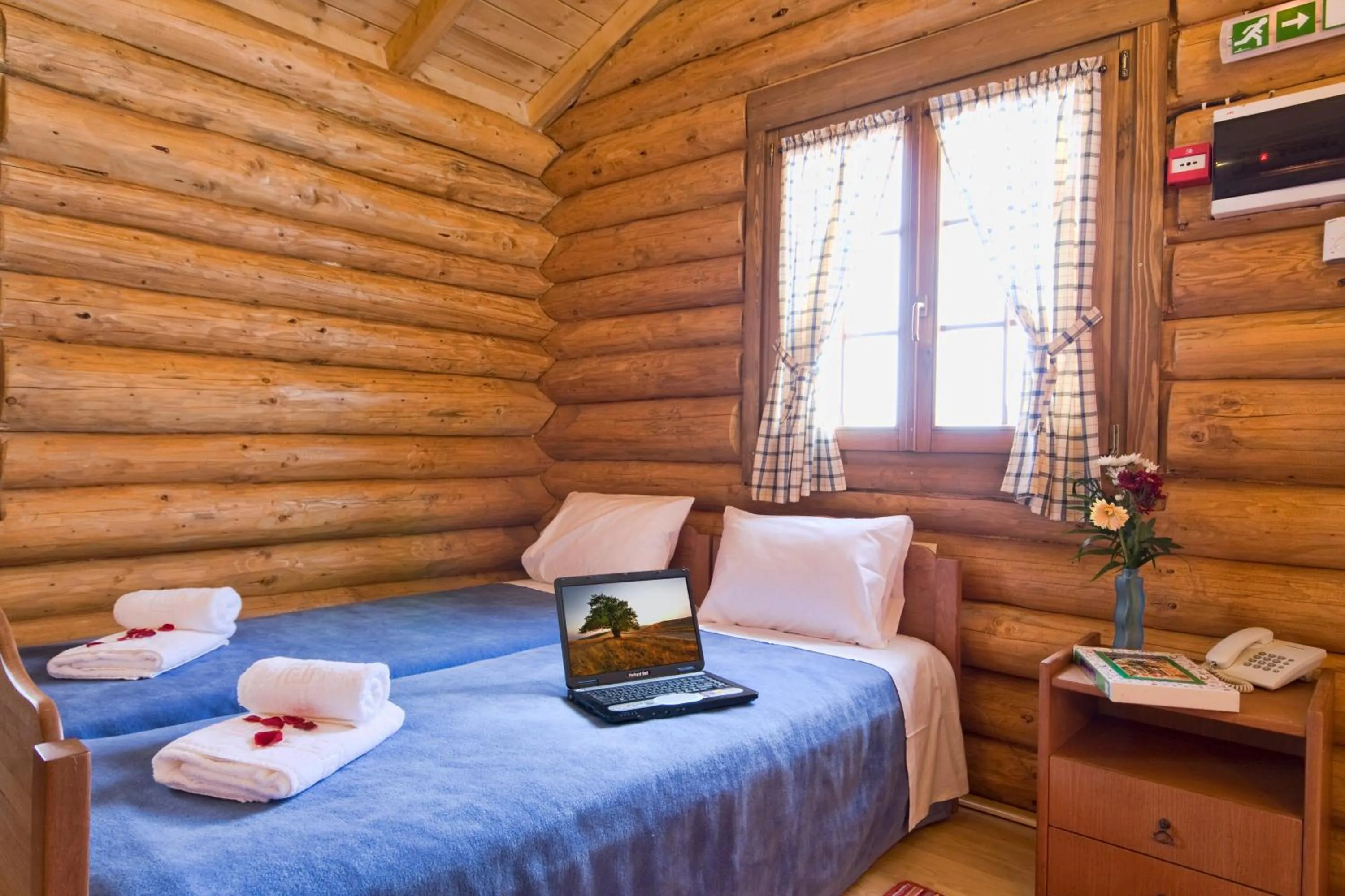 Bed in Sfendamos Wood Village