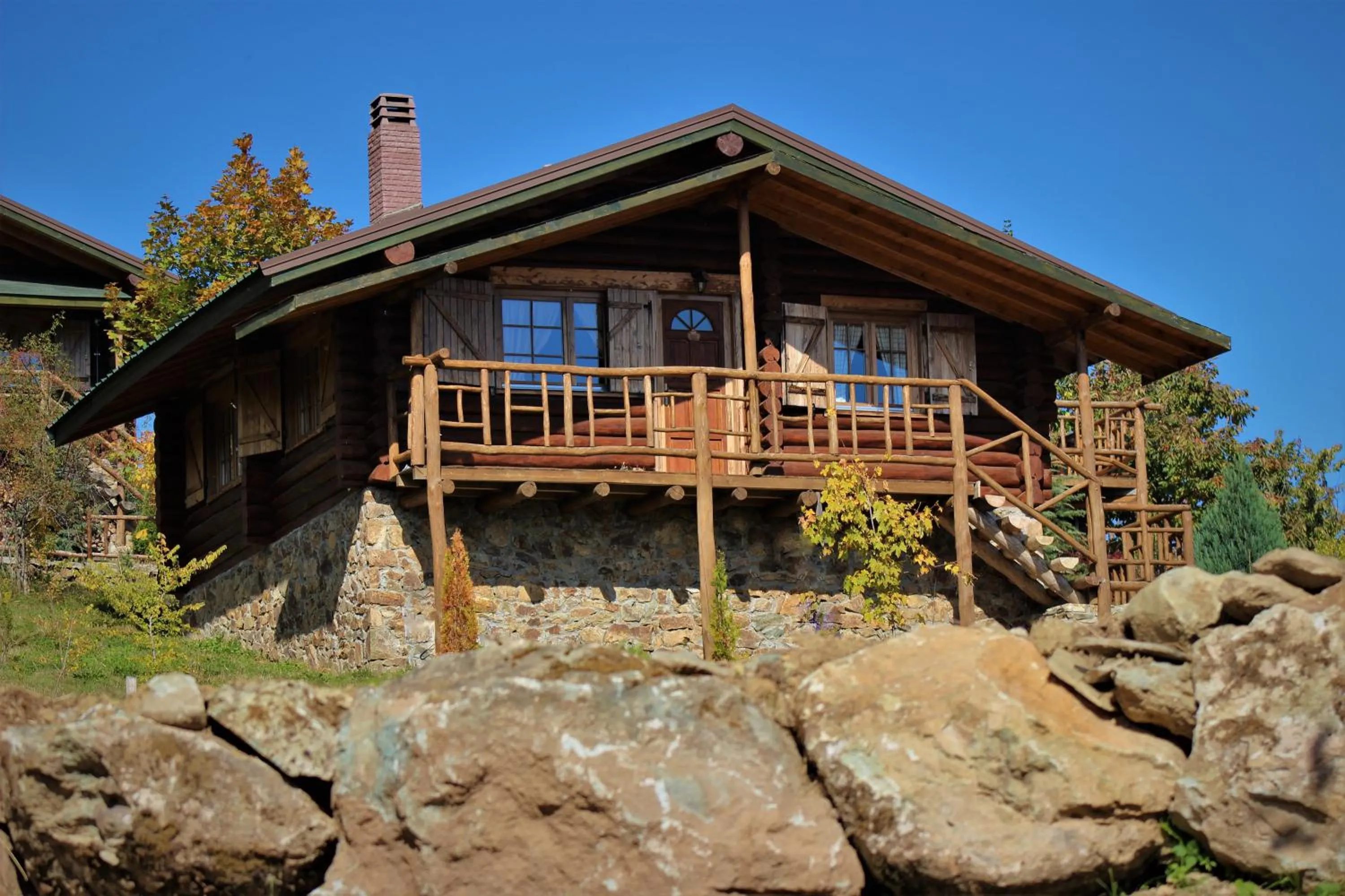 Photo of the whole room in Sfendamos Wood Village