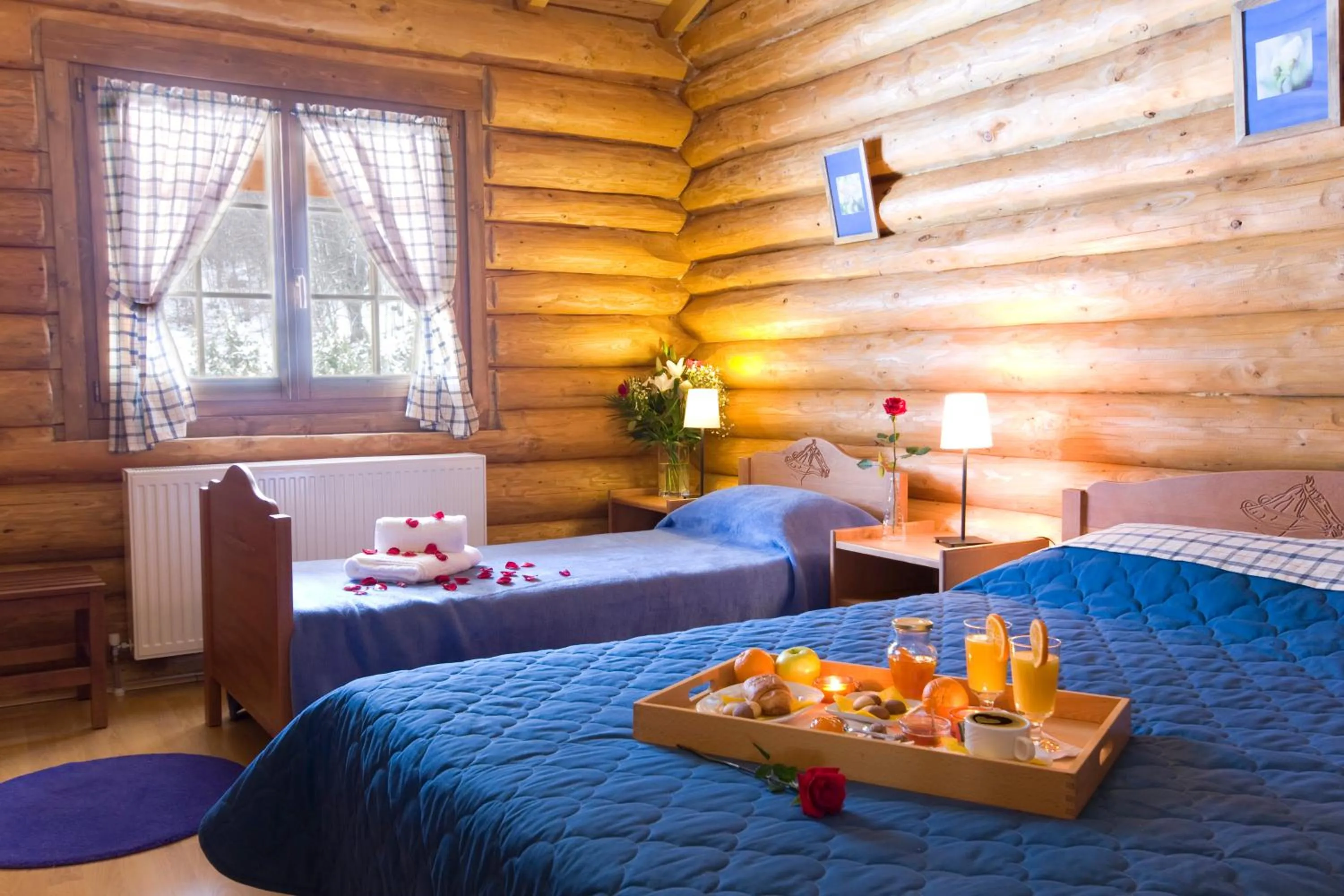 Bed in Sfendamos Wood Village