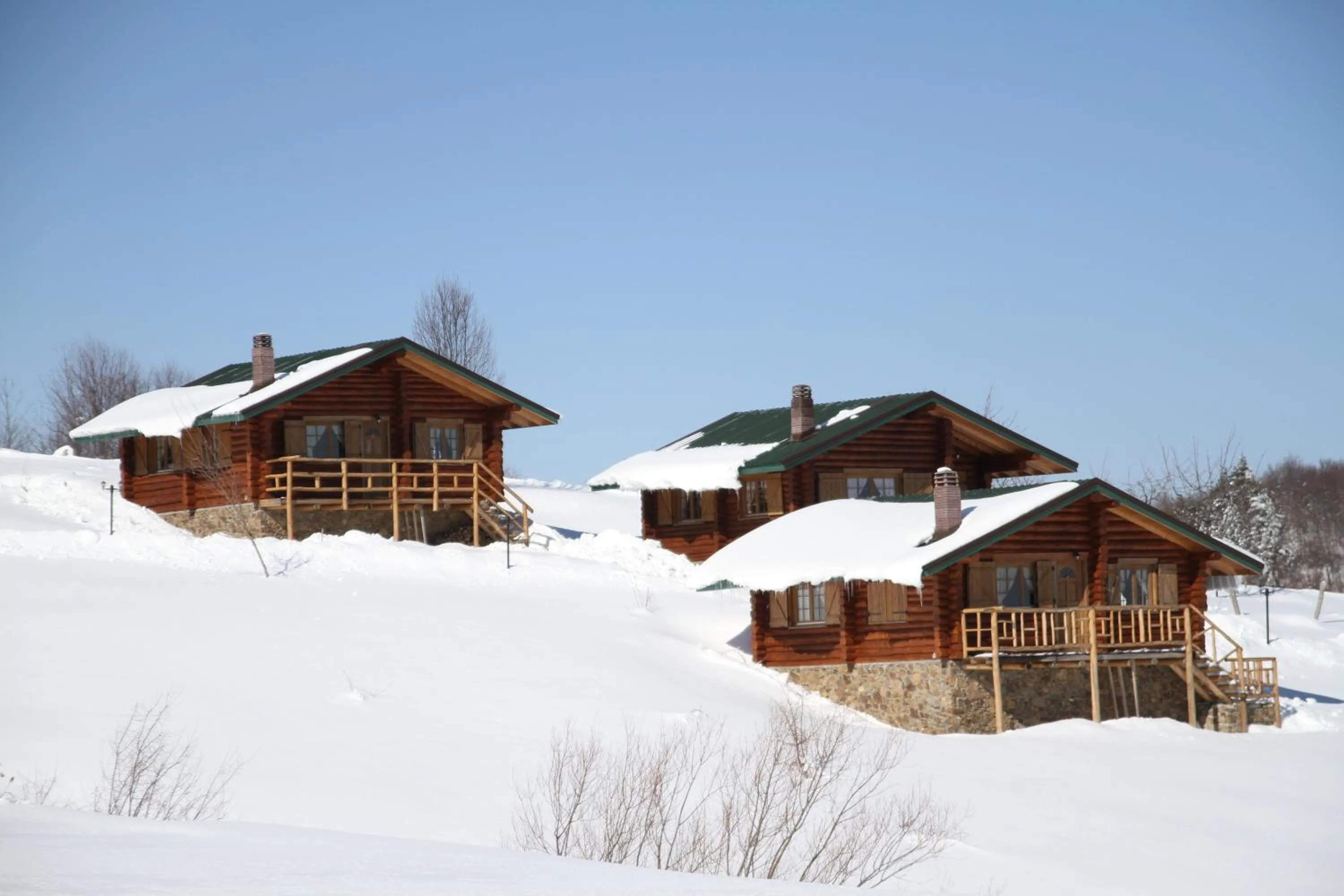 Restaurant/places to eat in Sfendamos Wood Village