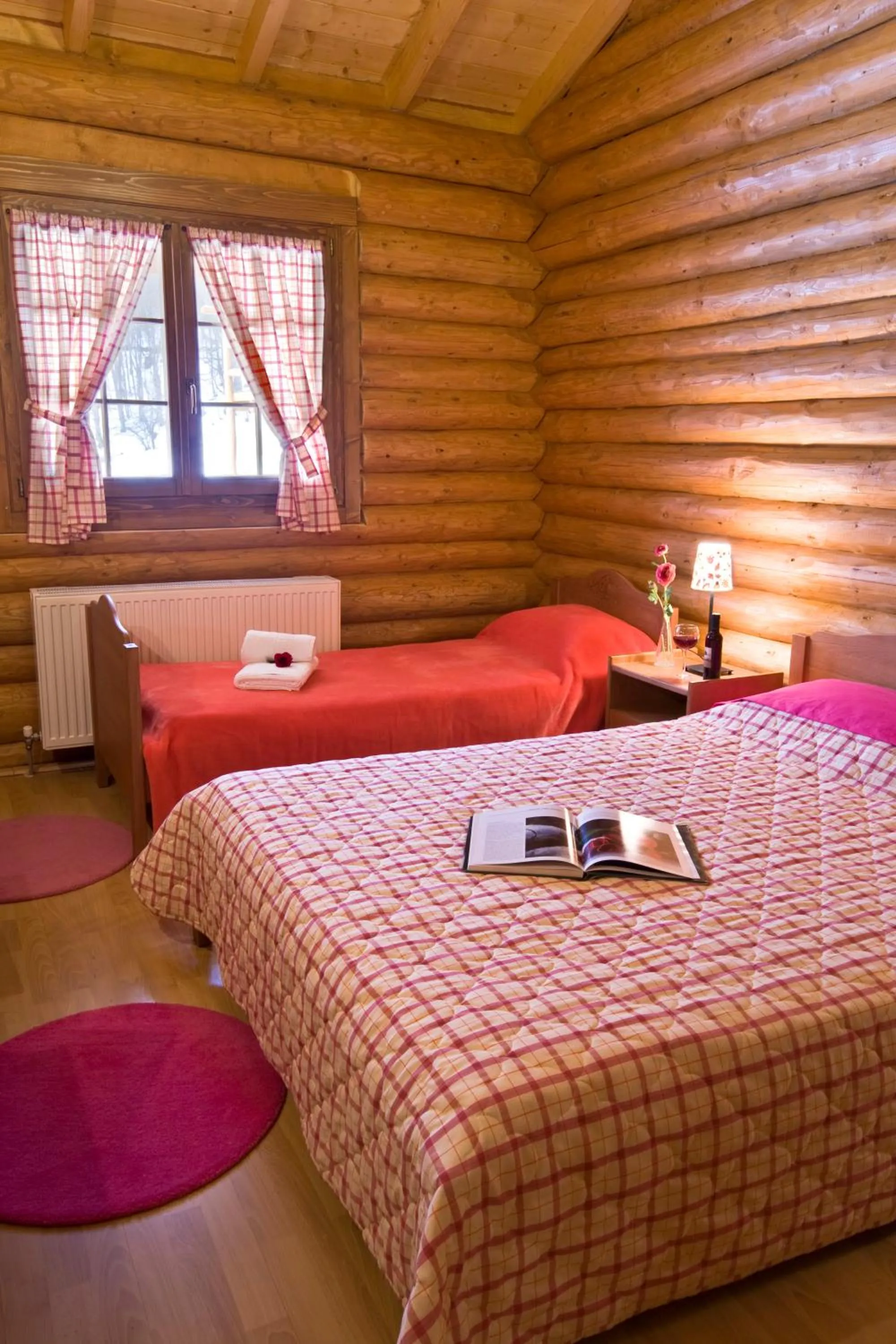 Bed in Sfendamos Wood Village