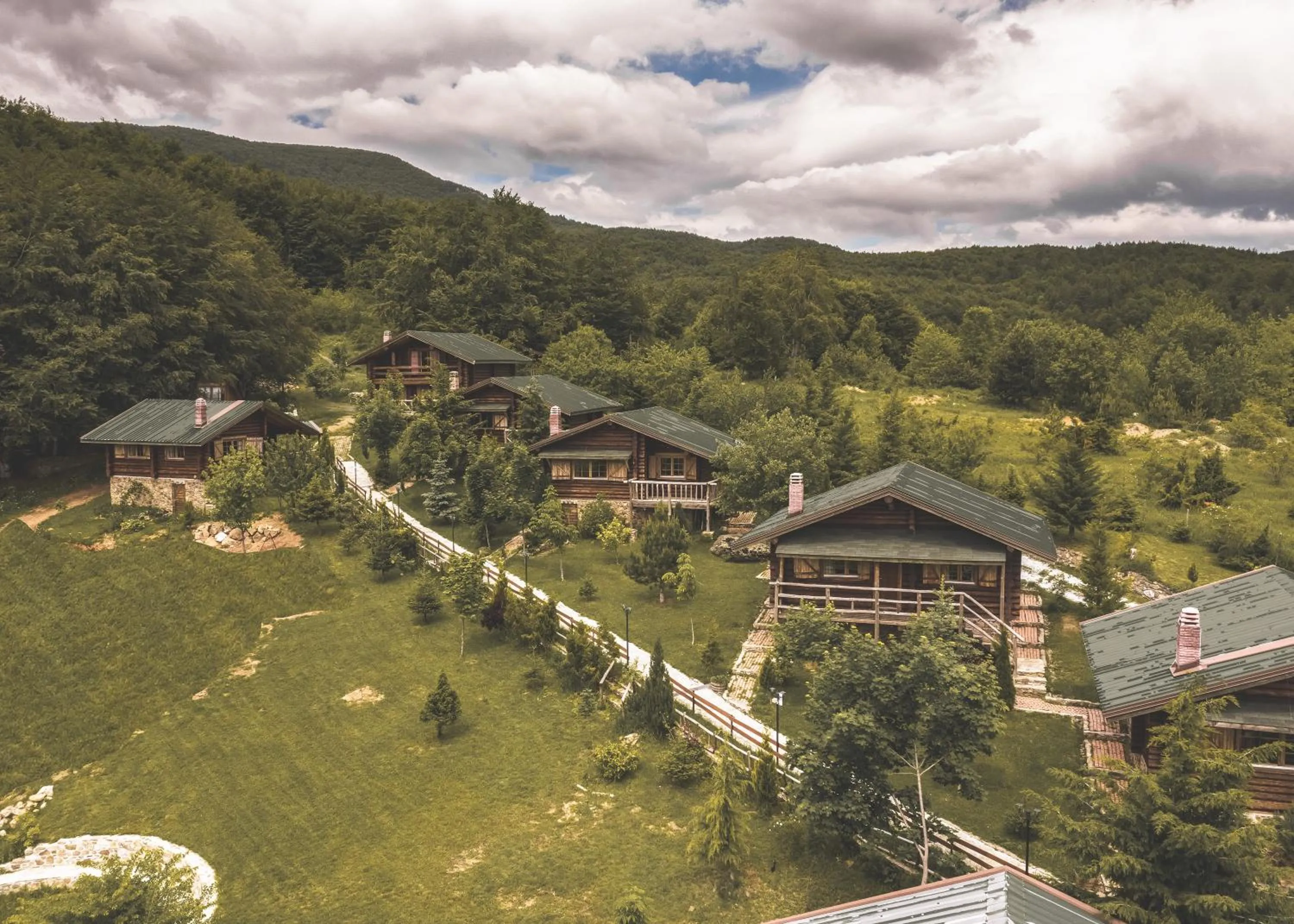 Bird's eye view in Sfendamos Wood Village