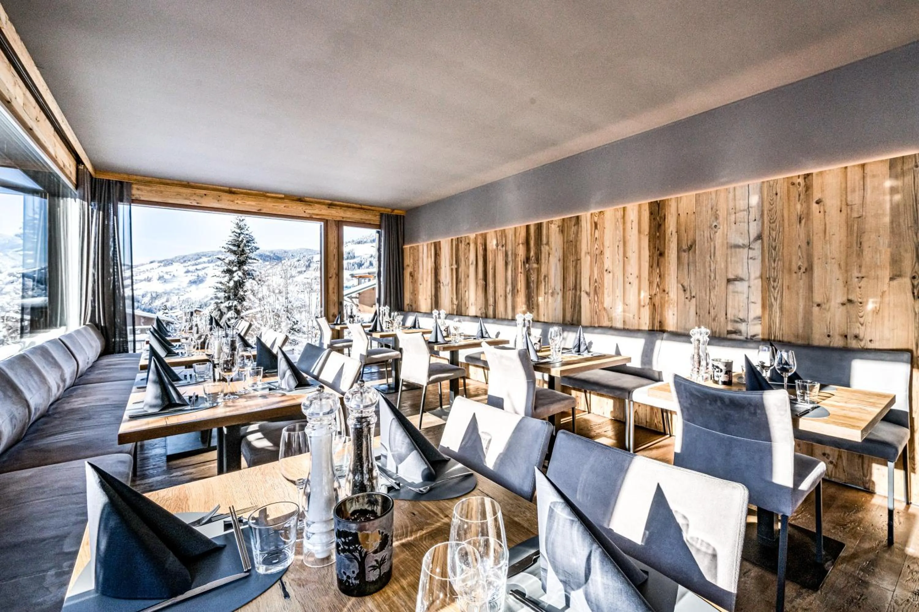 Restaurant/places to eat in ALMMONTE SENSUM SUITES - Funky Living Hotel