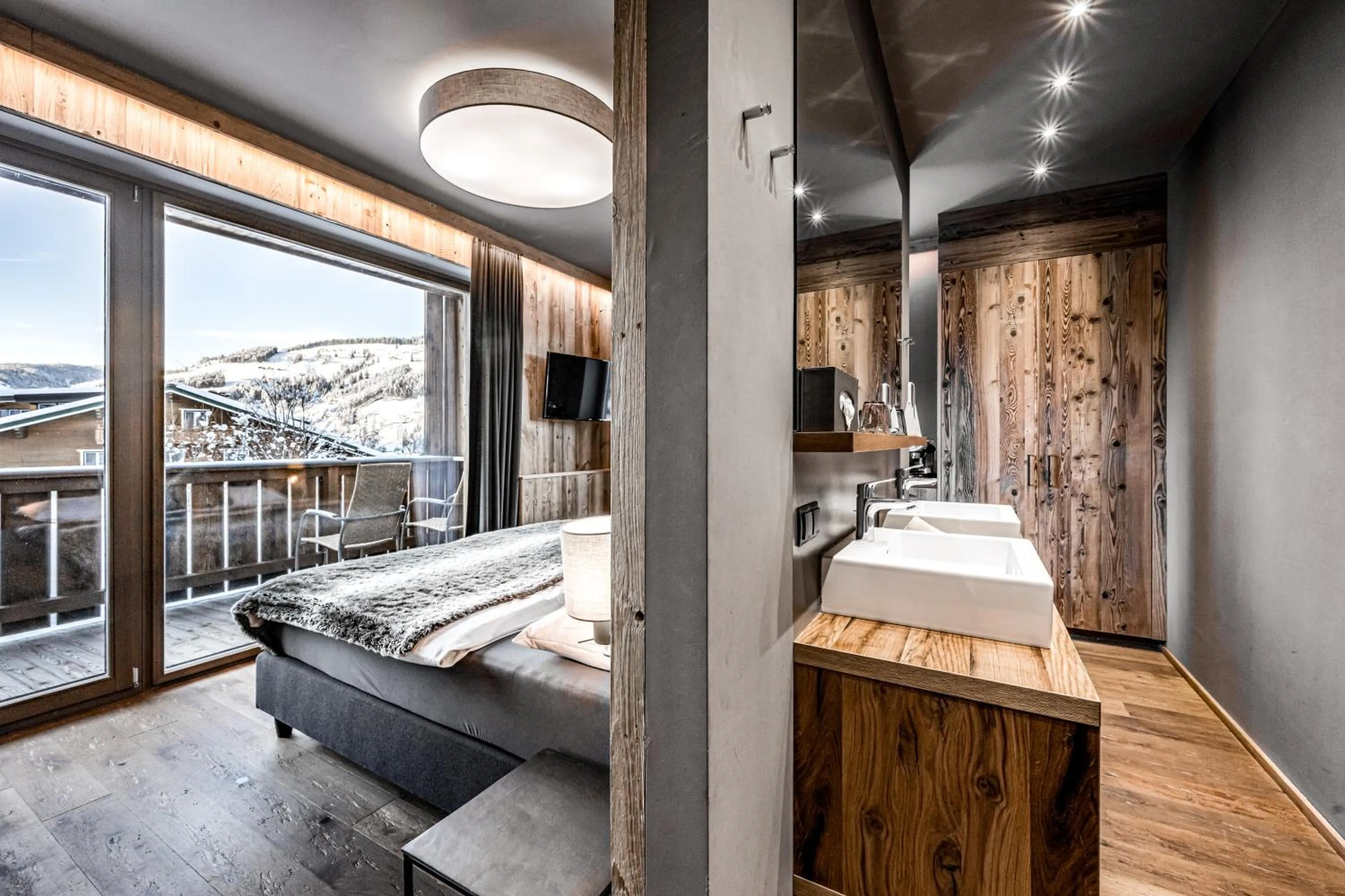 Photo of the whole room in ALMMONTE SENSUM SUITES - Funky Living Hotel