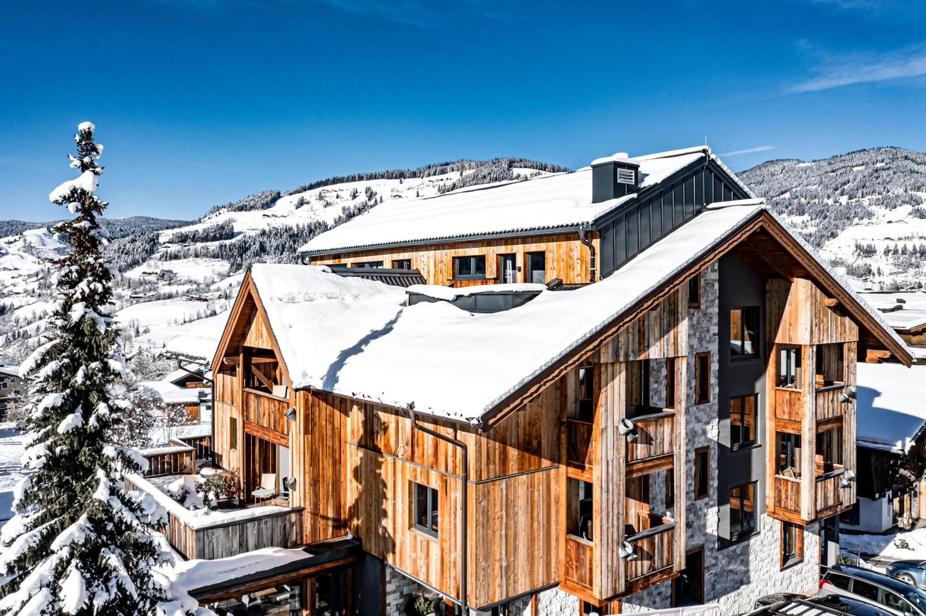 Property building in ALMMONTE SENSUM SUITES - Funky Living Hotel