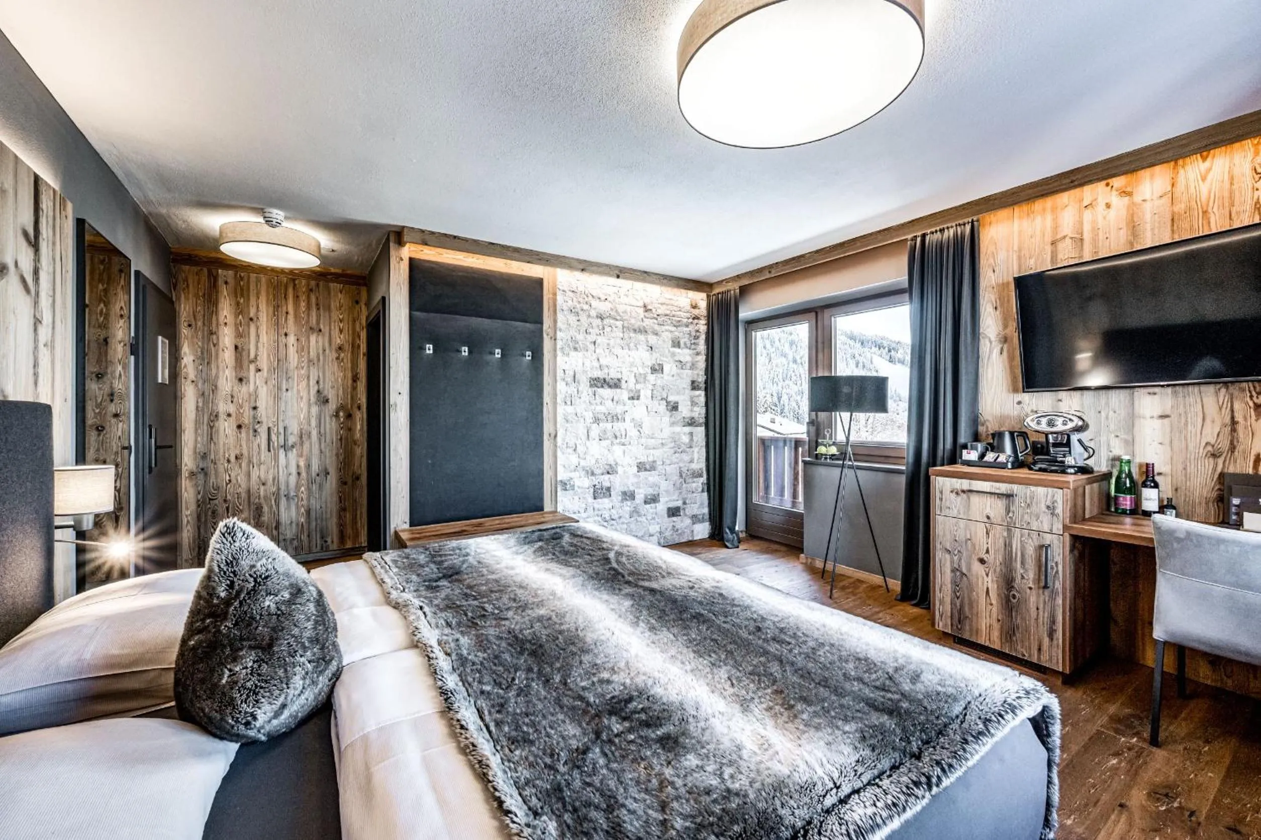 Photo of the whole room in ALMMONTE SENSUM SUITES - Funky Living Hotel
