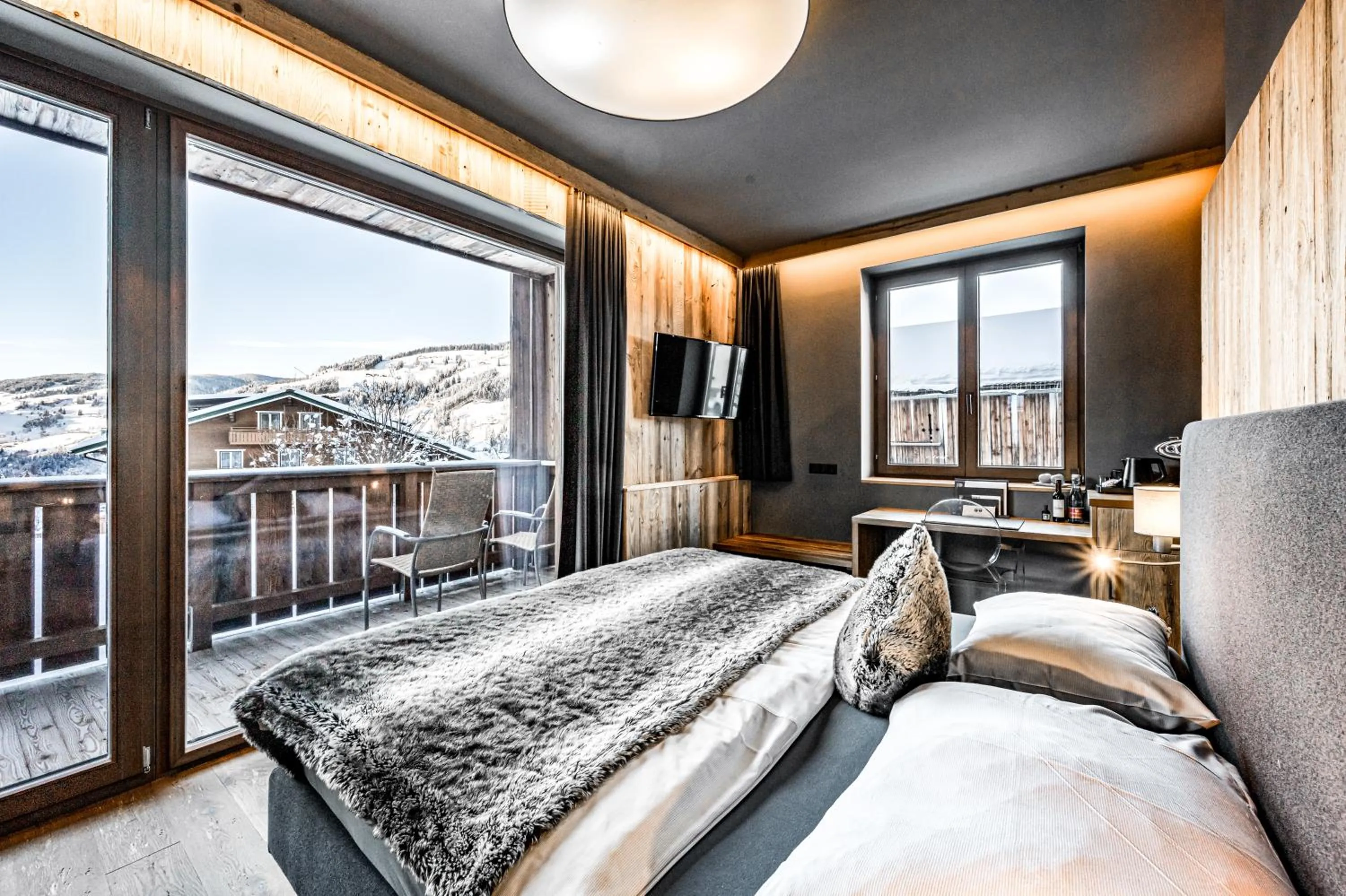 Photo of the whole room, Bed in ALMMONTE SENSUM SUITES - Funky Living Hotel