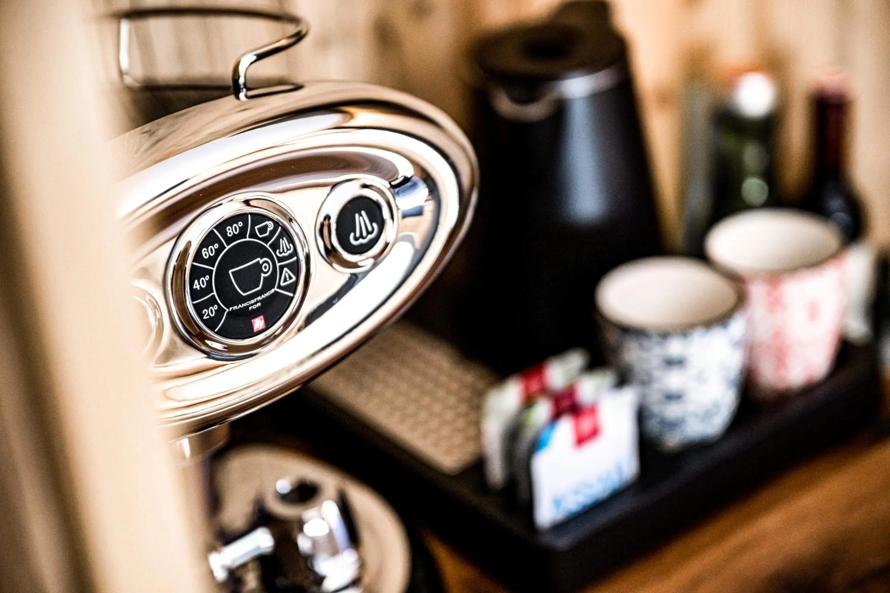 Coffee/tea facilities in ALMMONTE SENSUM SUITES - Funky Living Hotel