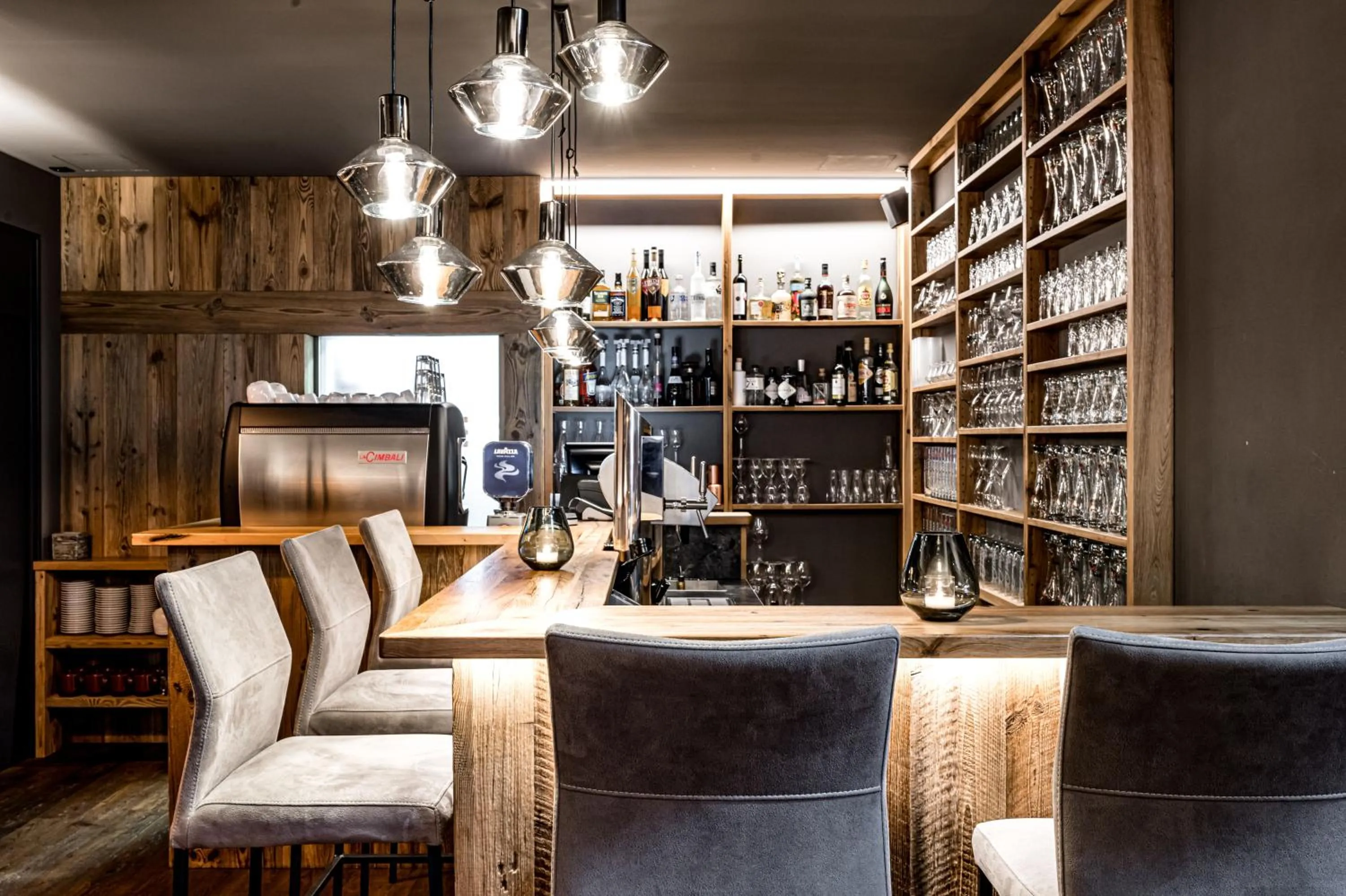 Restaurant/places to eat in ALMMONTE SENSUM SUITES - Funky Living Hotel