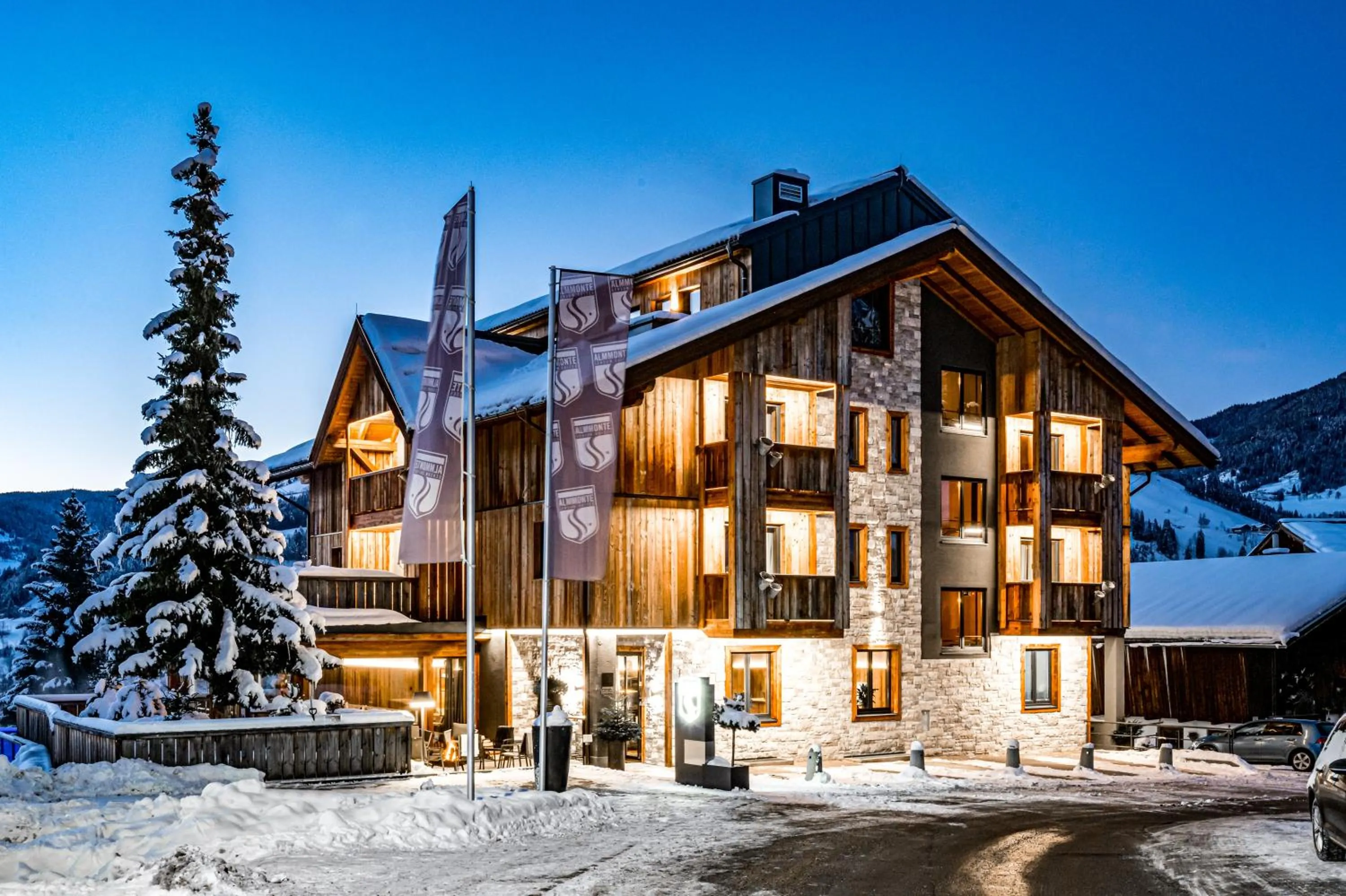 Property building in ALMMONTE SENSUM SUITES - Funky Living Hotel