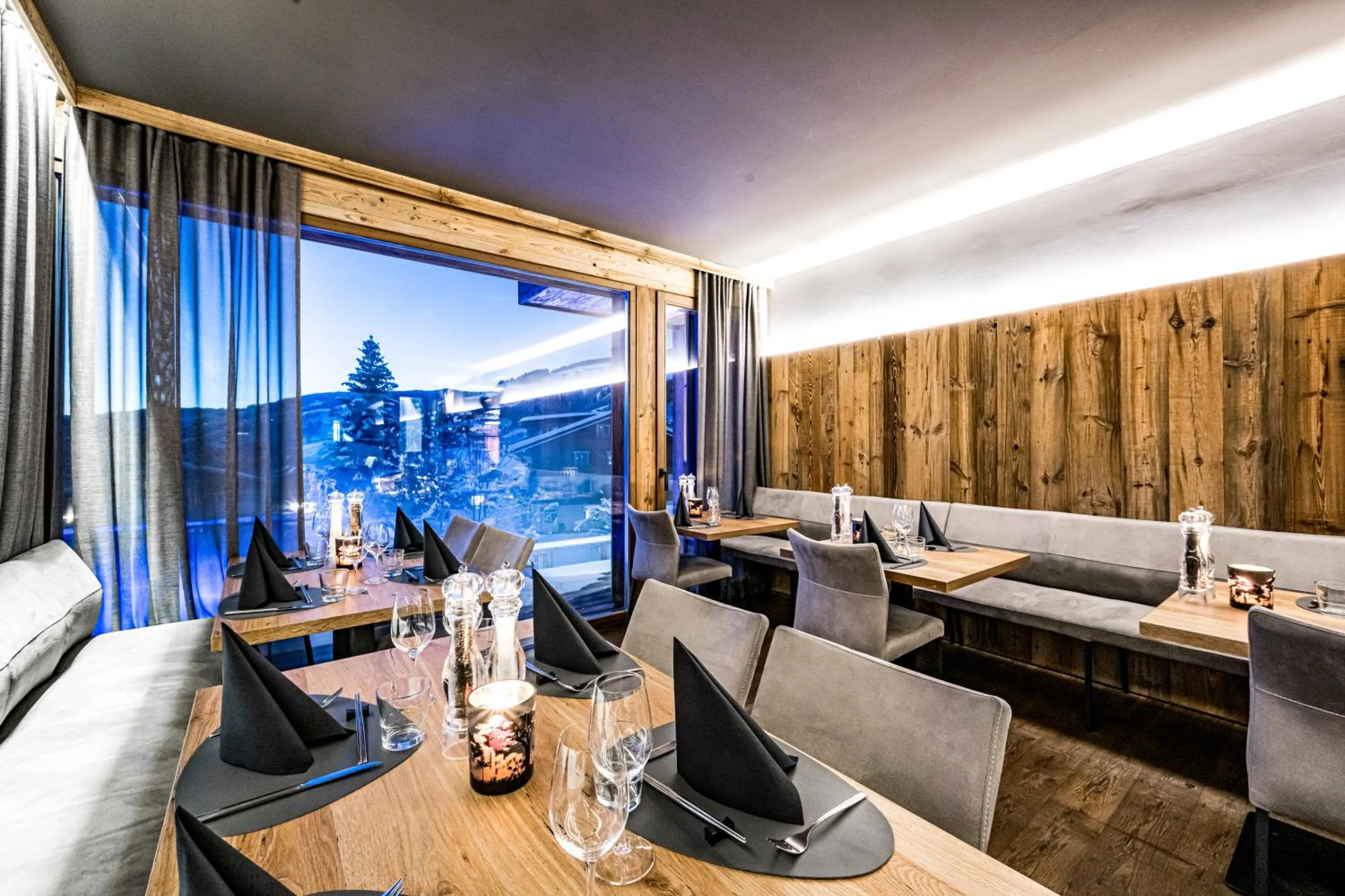 Restaurant/places to eat in ALMMONTE SENSUM SUITES - Funky Living Hotel