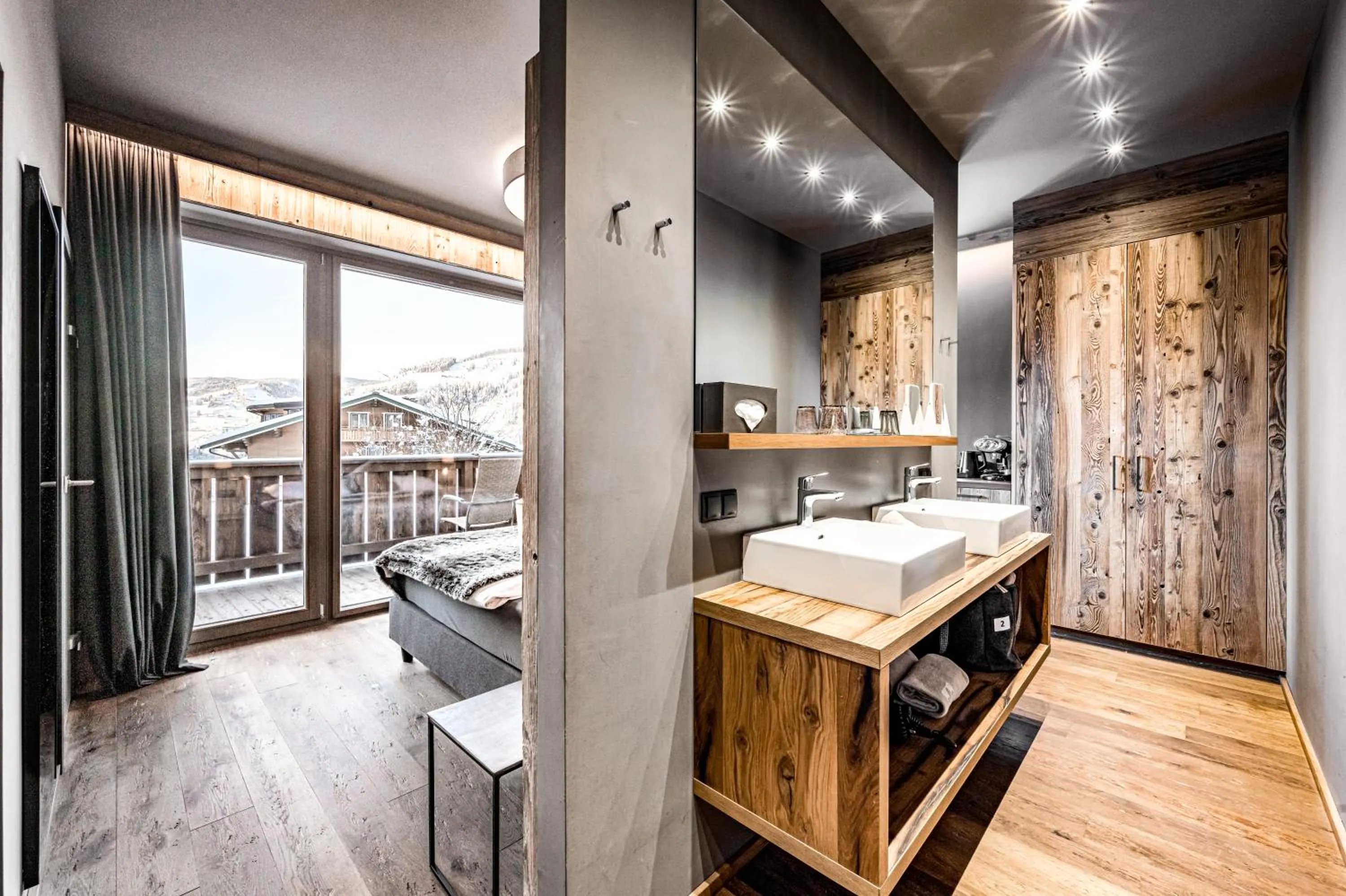 Photo of the whole room in ALMMONTE SENSUM SUITES - Funky Living Hotel