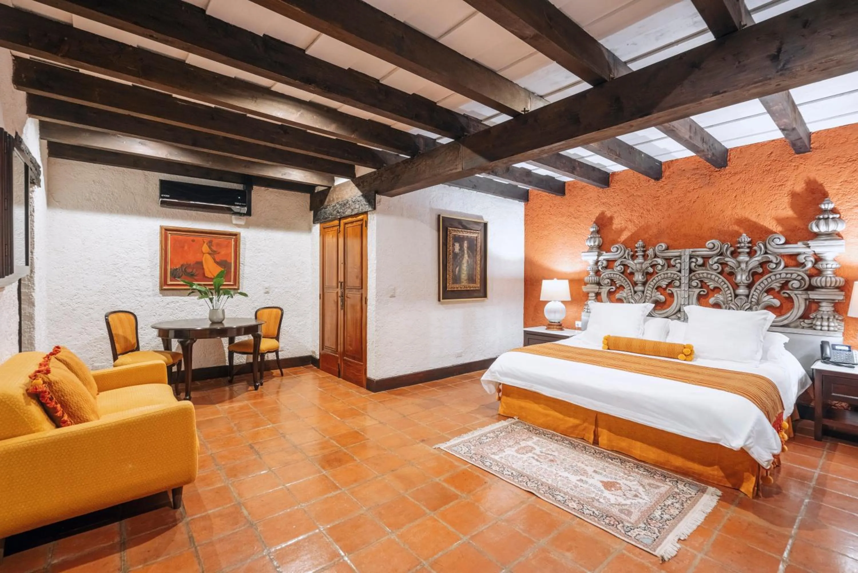 Living room, Bed in Las Cruces Boutique Hotel