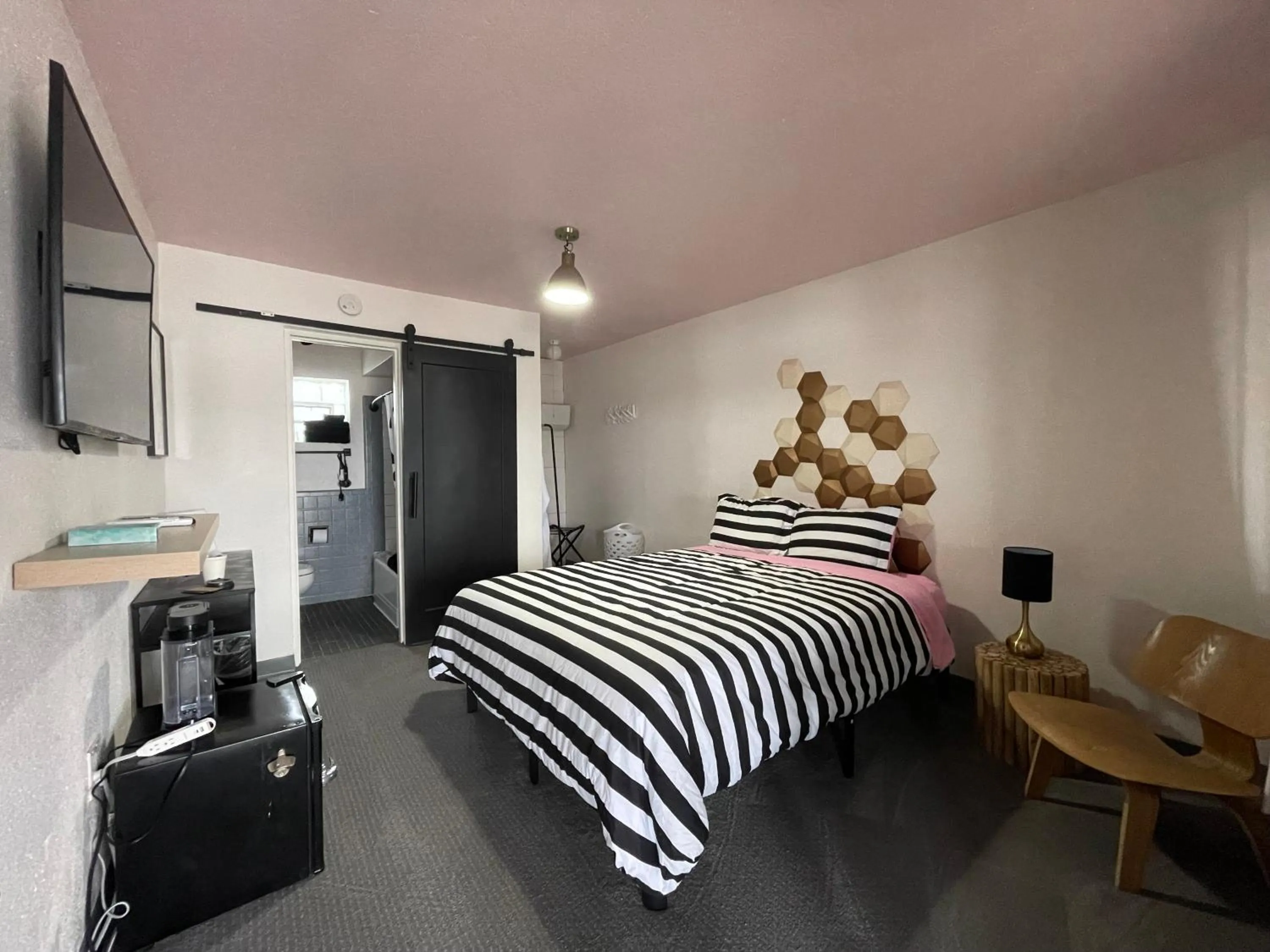 TV and multimedia in Rainbow Motel