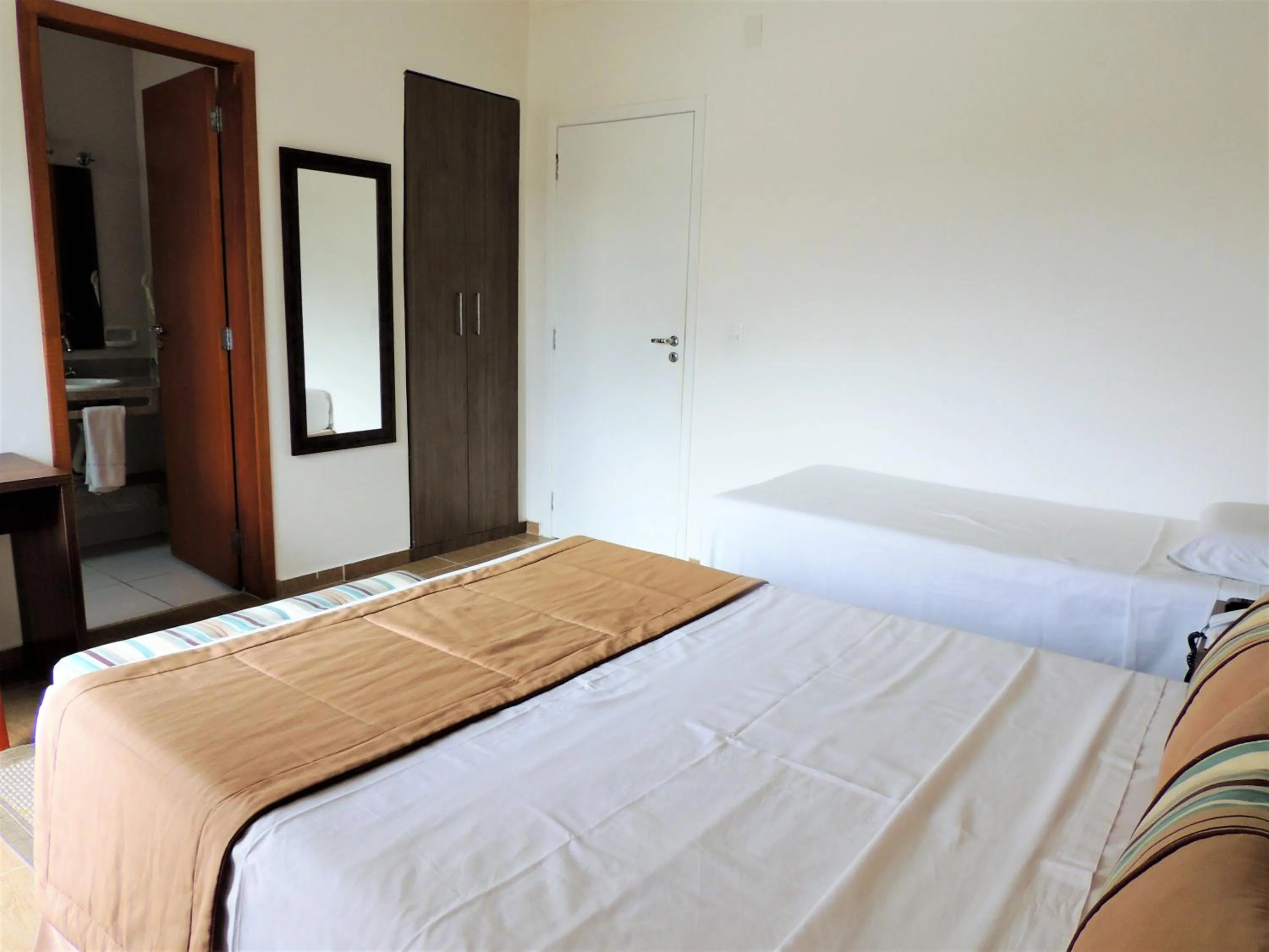 Bed in Hotel Água Viva - Cachoeira Paulista - SP - Próximo a Canção Nova