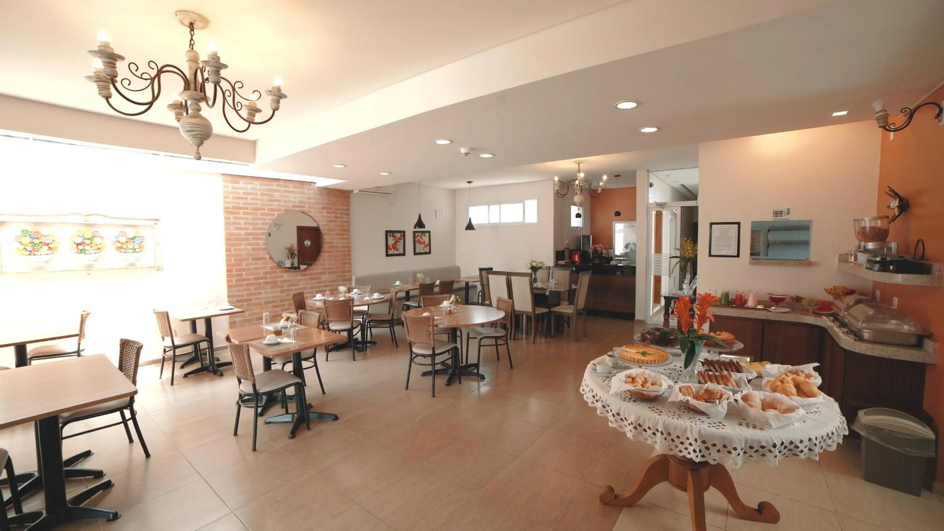 Breakfast in Hotel Água Viva - Cachoeira Paulista - SP - Próximo a Canção Nova