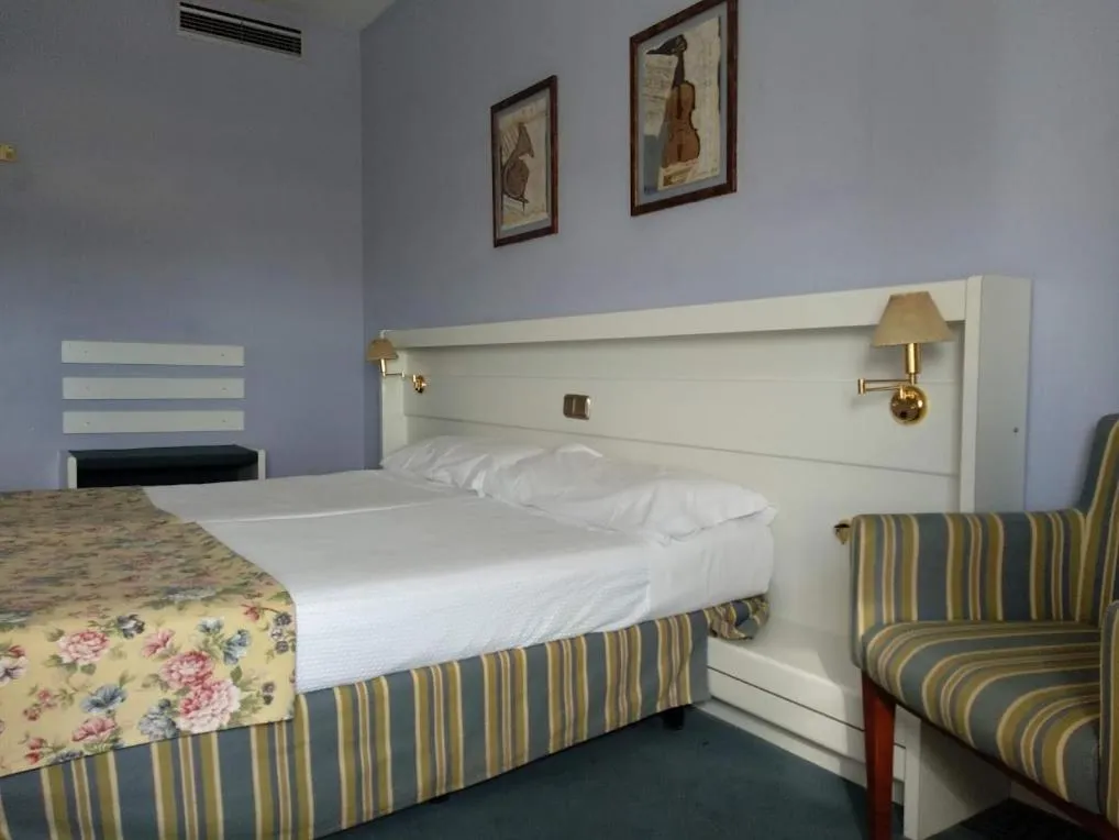 Bedroom, Bed in Hotel Las Cigüeñas