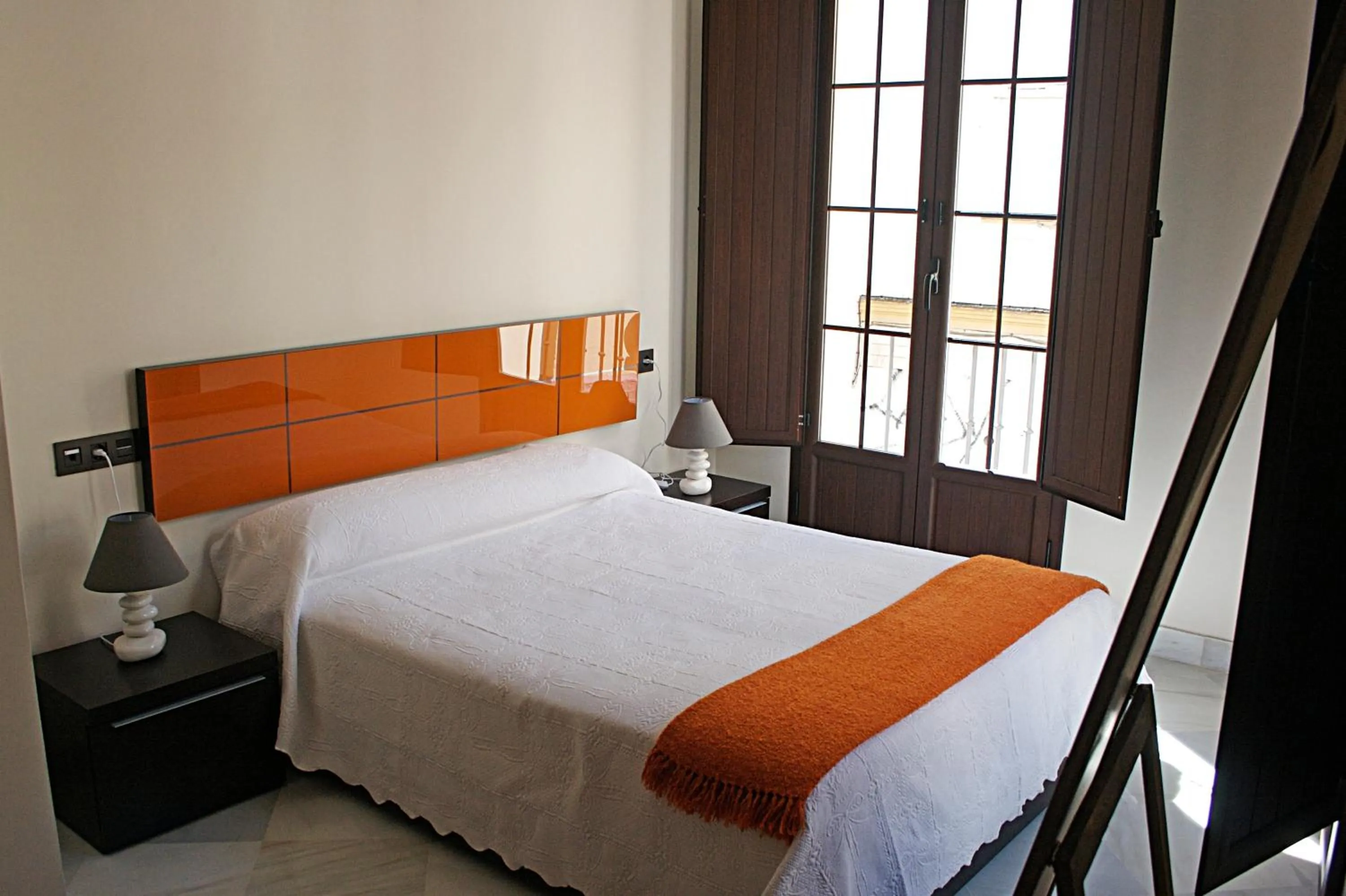 Bedroom, Bed in Living-Sevilla Apartments San Lorenzo