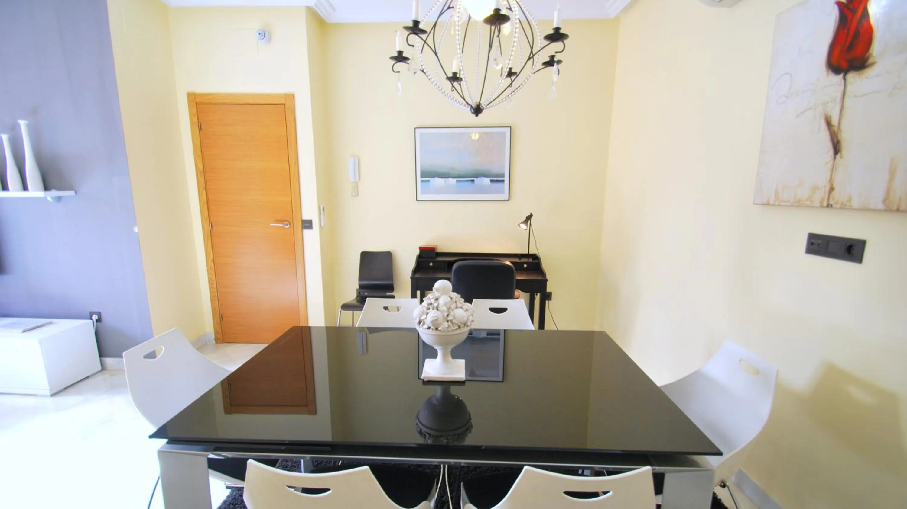 Kitchen or kitchenette in Living-Sevilla Apartments San Lorenzo