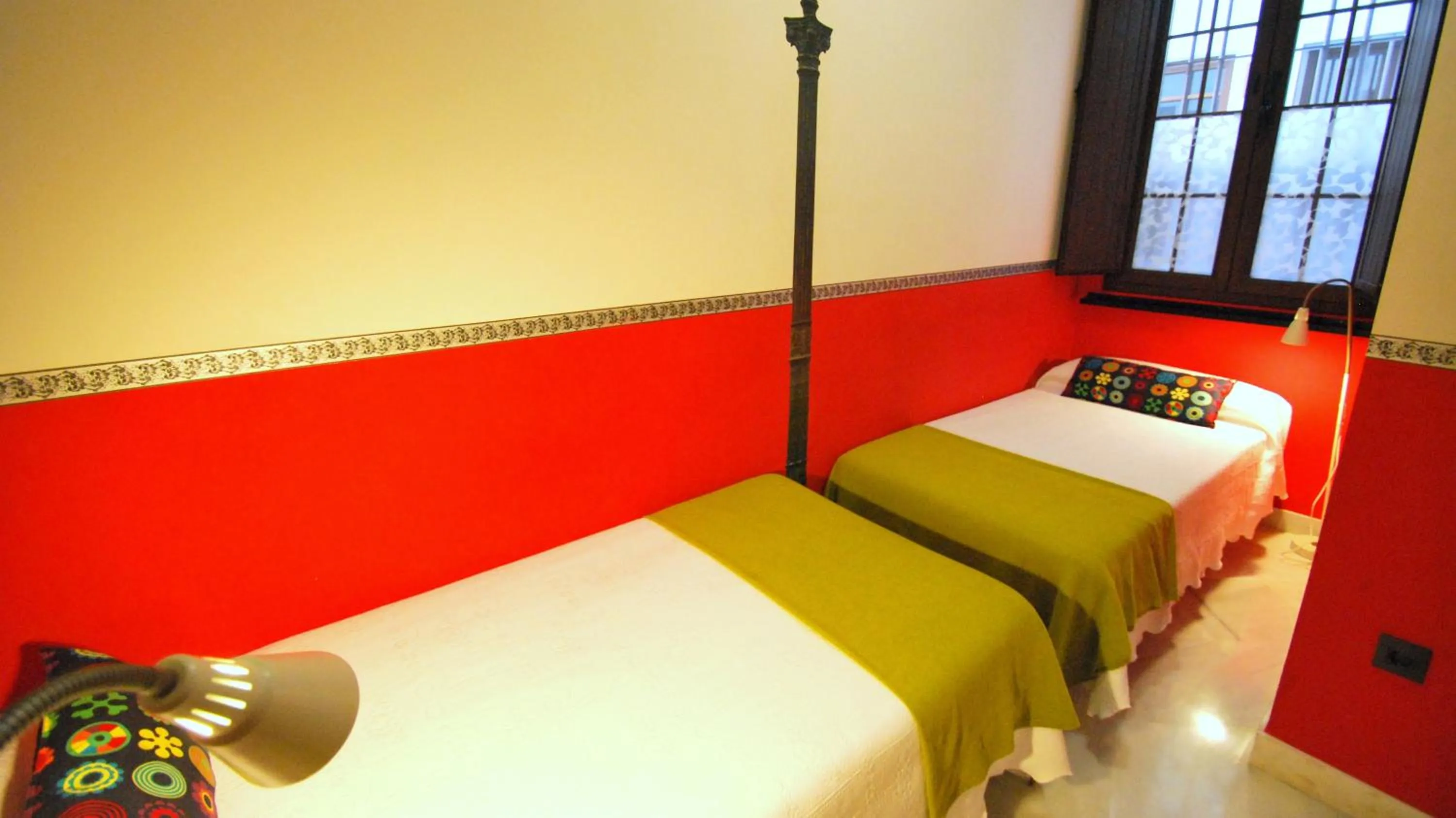 Bed in Living-Sevilla Apartments San Lorenzo