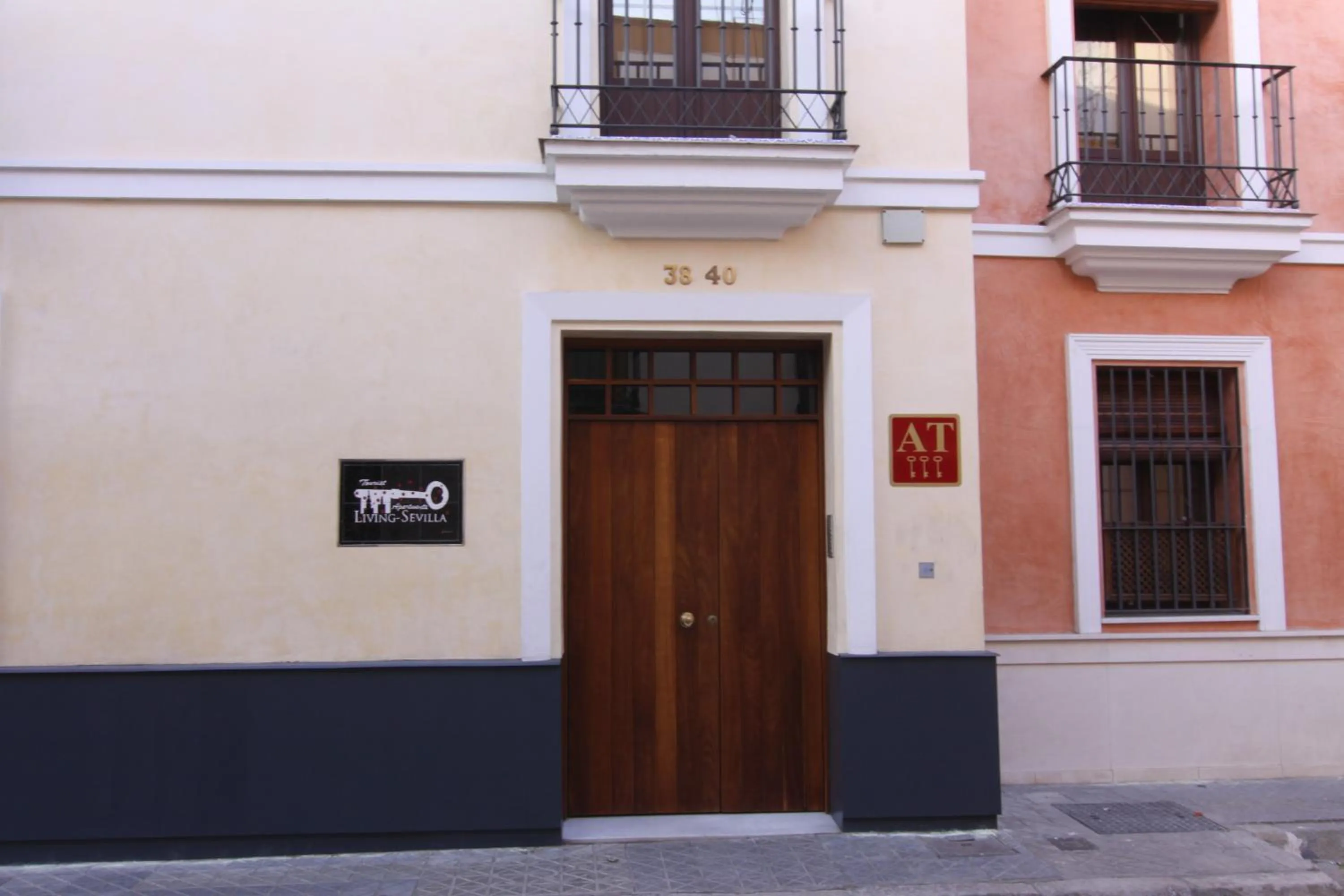 Facade/entrance in Living-Sevilla Apartments San Lorenzo