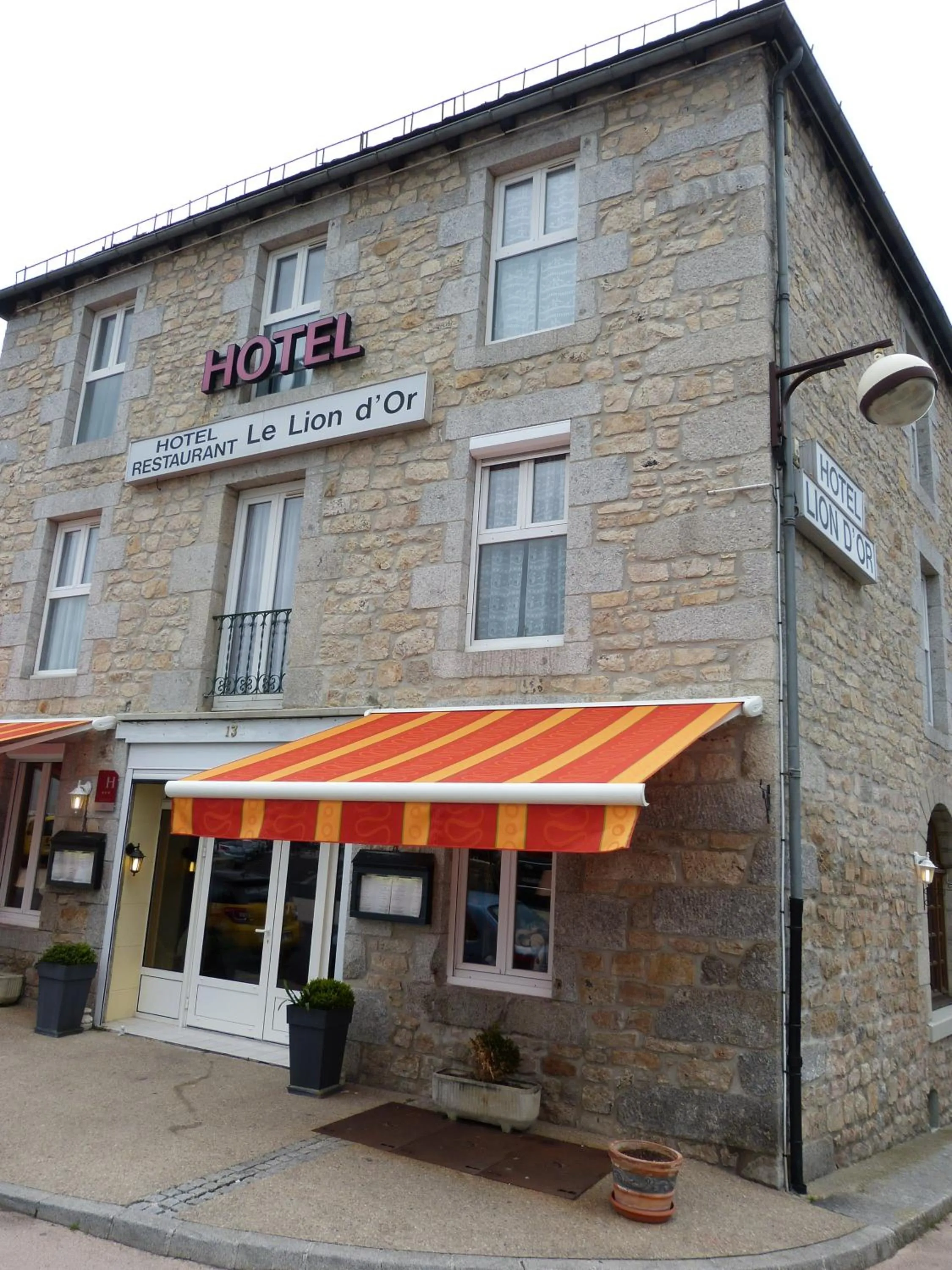 Property building in le lion d'or