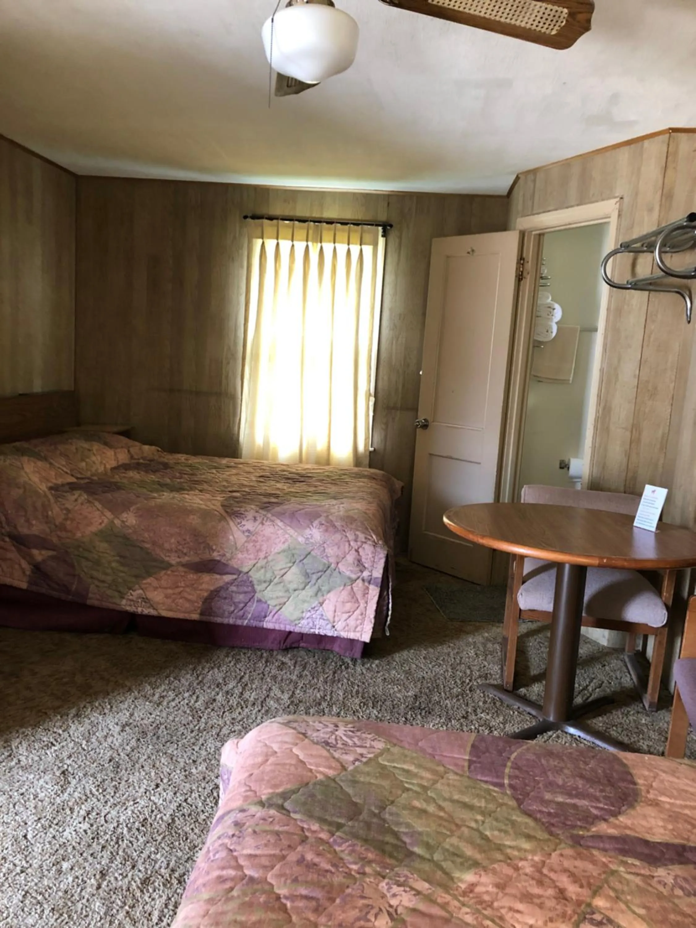 Bed in Coronado West Motel