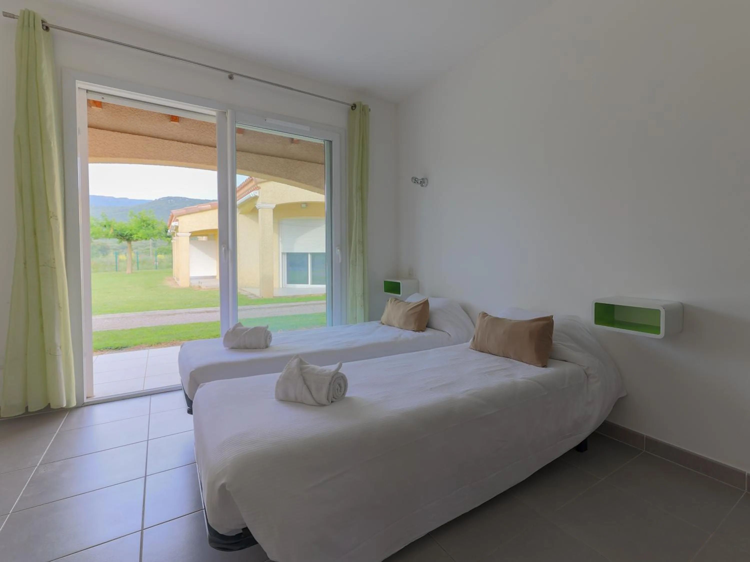Photo of the whole room, Bed in Park & Suites Village Gorges de l'Hérault-Cévennes