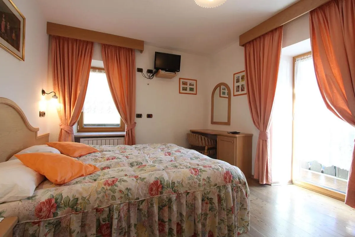 Bed in Hotel Al Lago