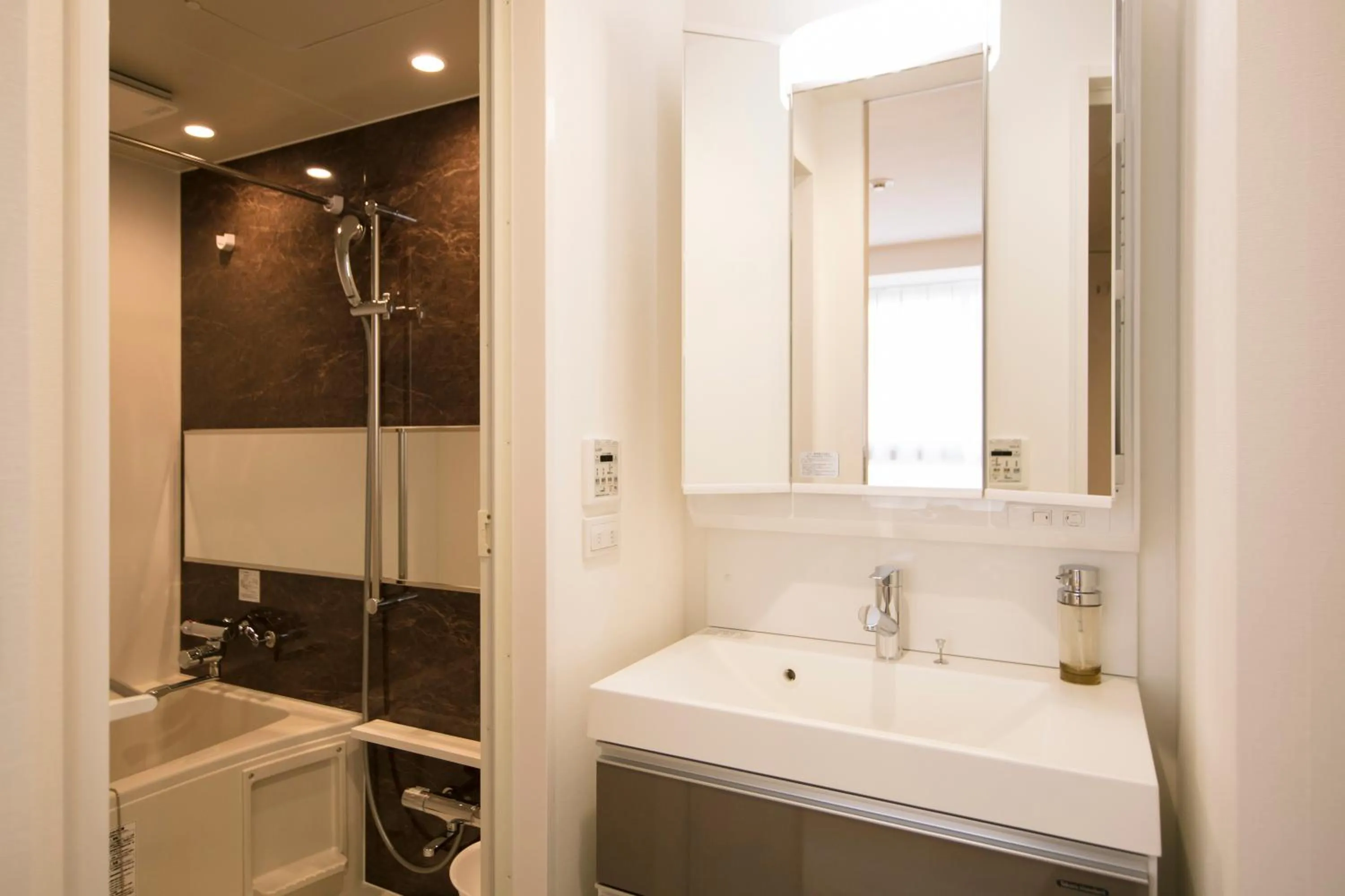 Shower in Minn Umeda North