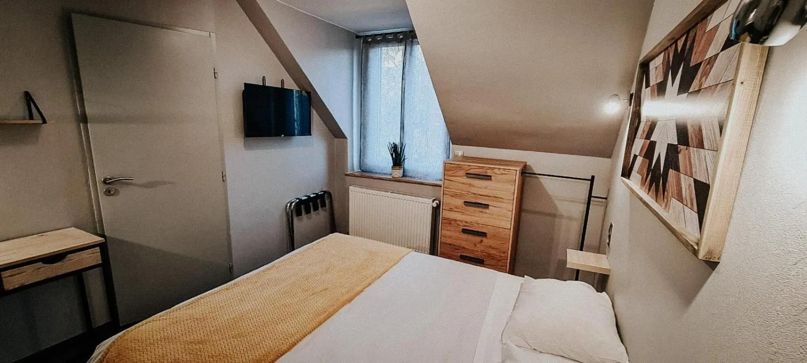 Bedroom, Bed in Auberge de la Rivière