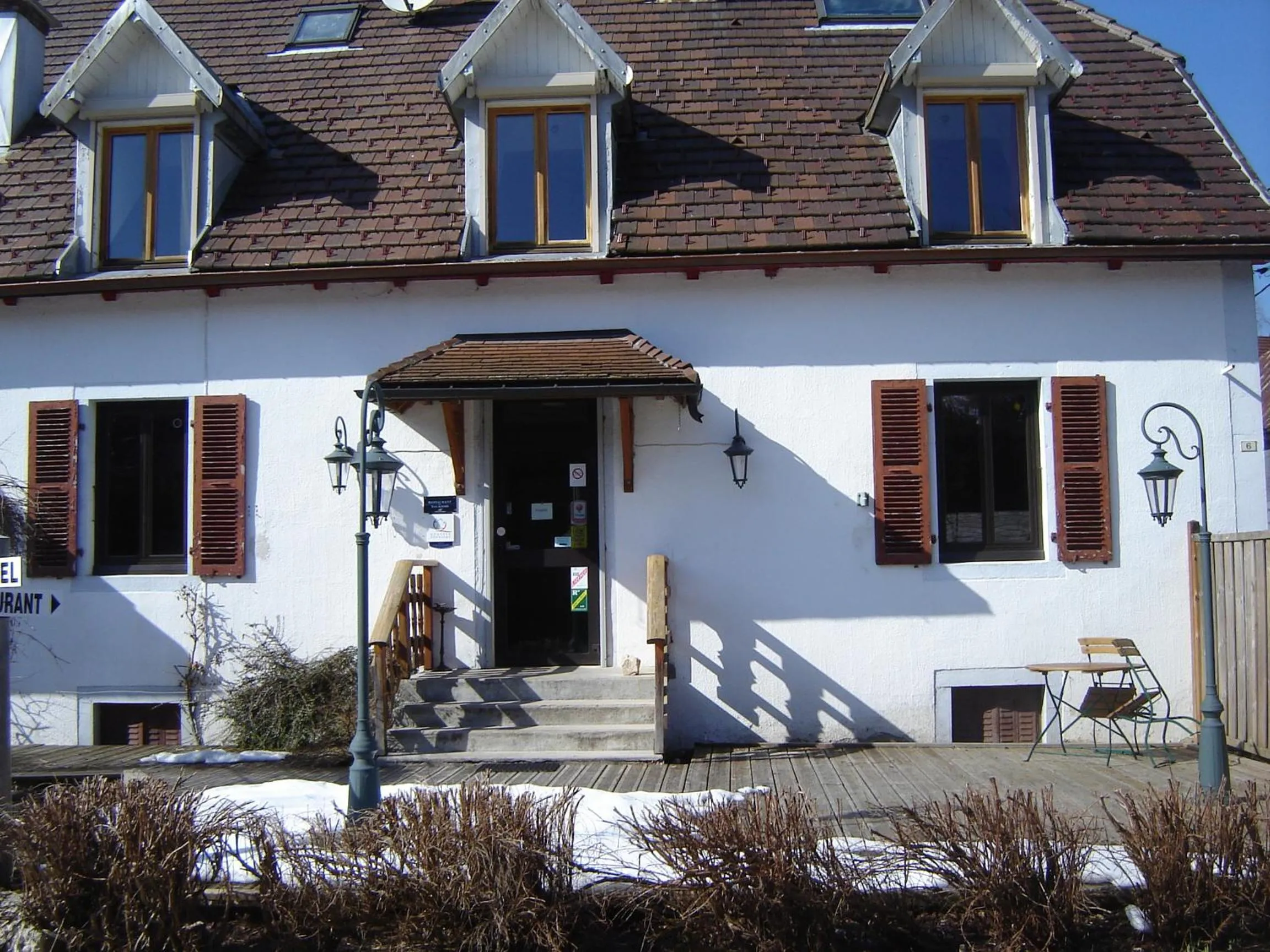 Facade/entrance in Auberge de la Rivière
