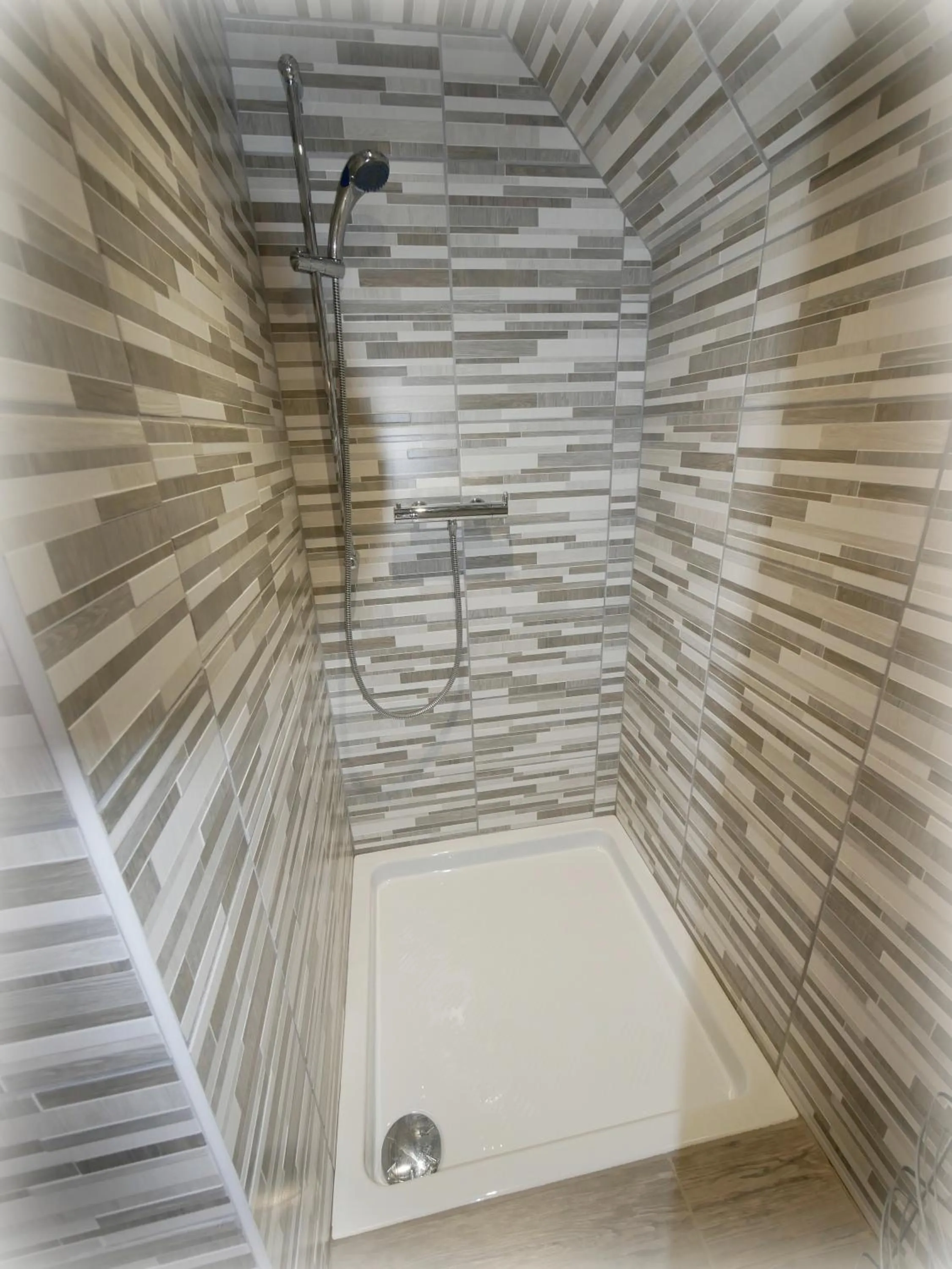 Shower in Auberge de la Rivière