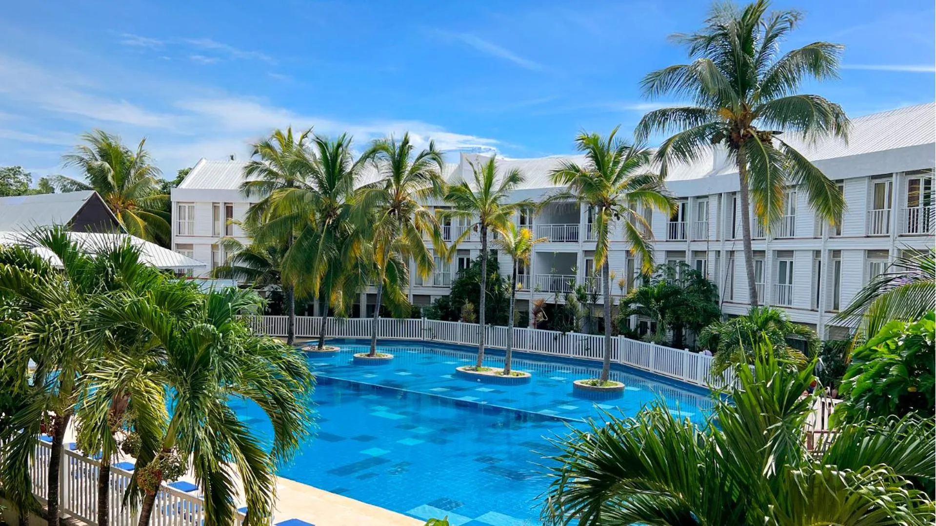 Pool view in Hotel Blue Cove by On vacation