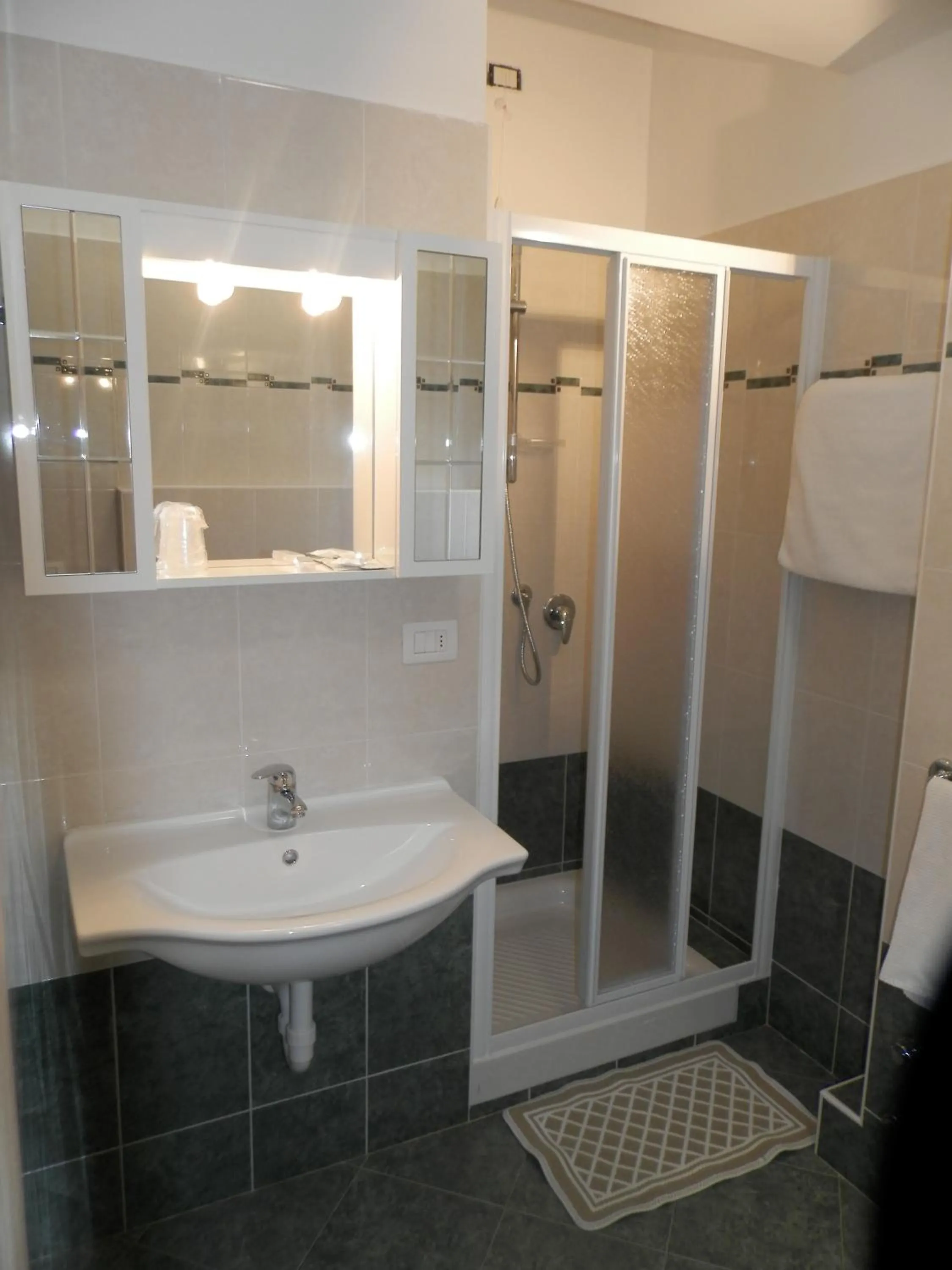 Bathroom in Hotel Motel Europa