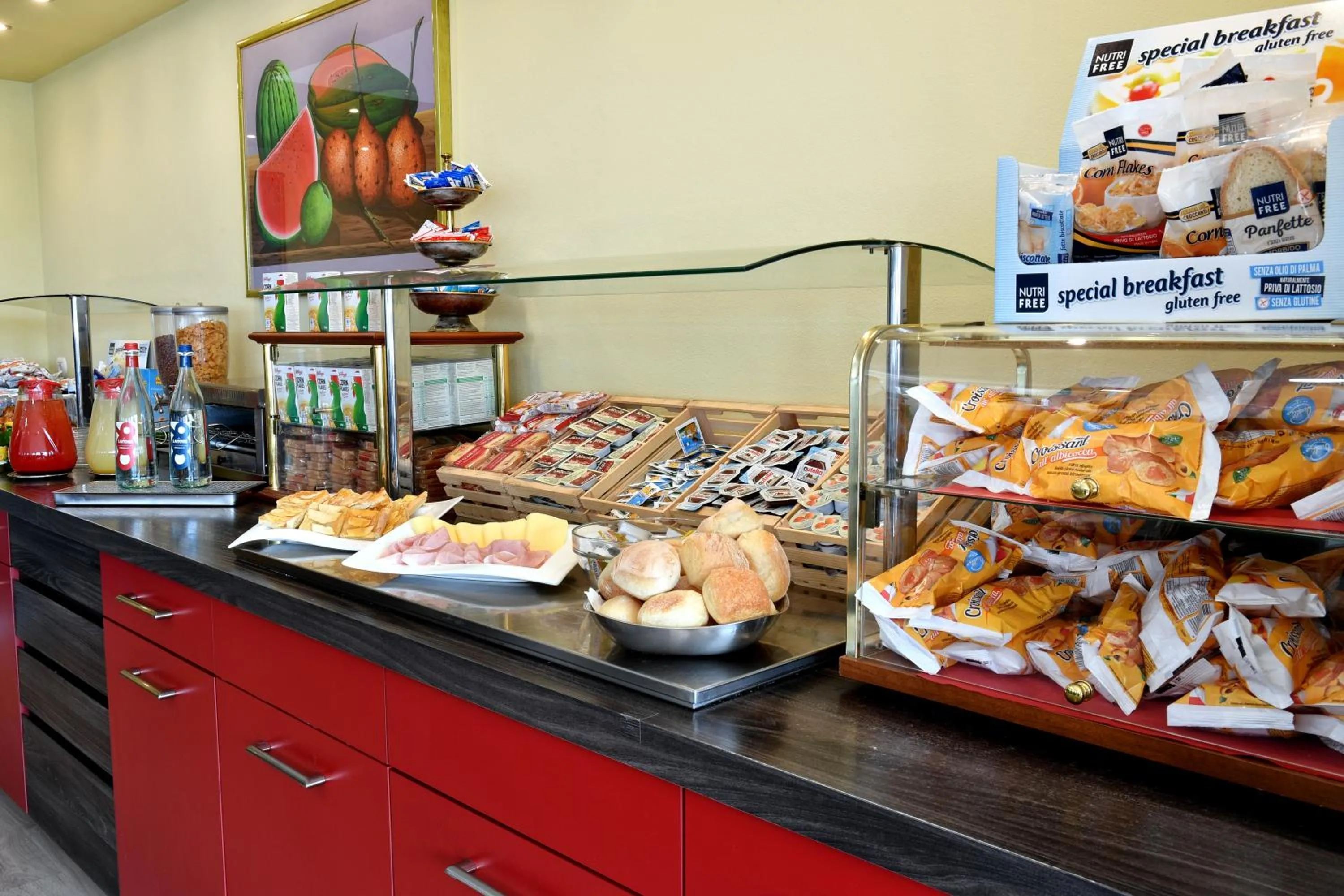 Buffet breakfast in Hotel Motel Europa