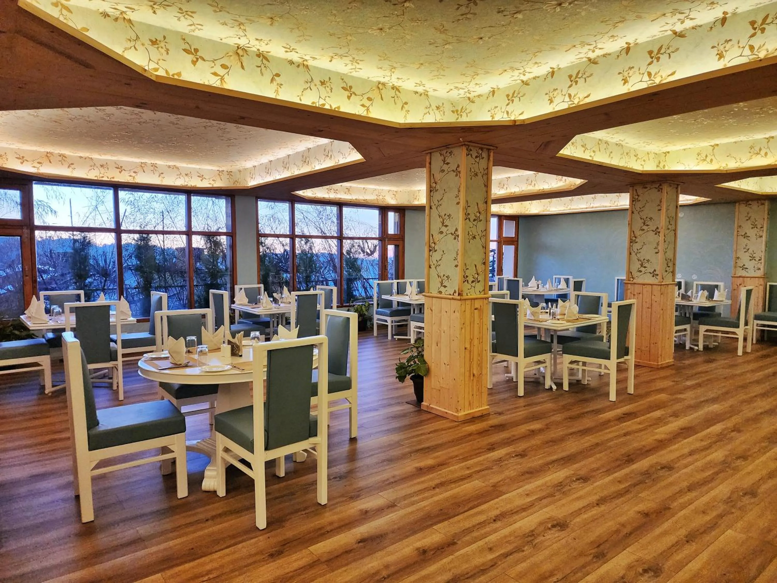 Hotel Pineview Shimla