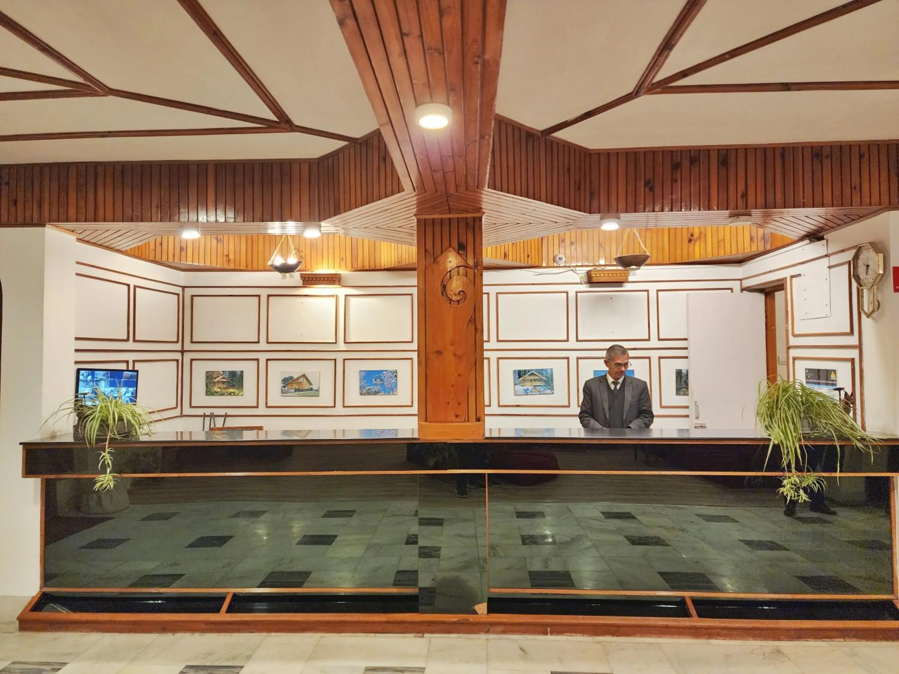 Hotel Pineview Shimla