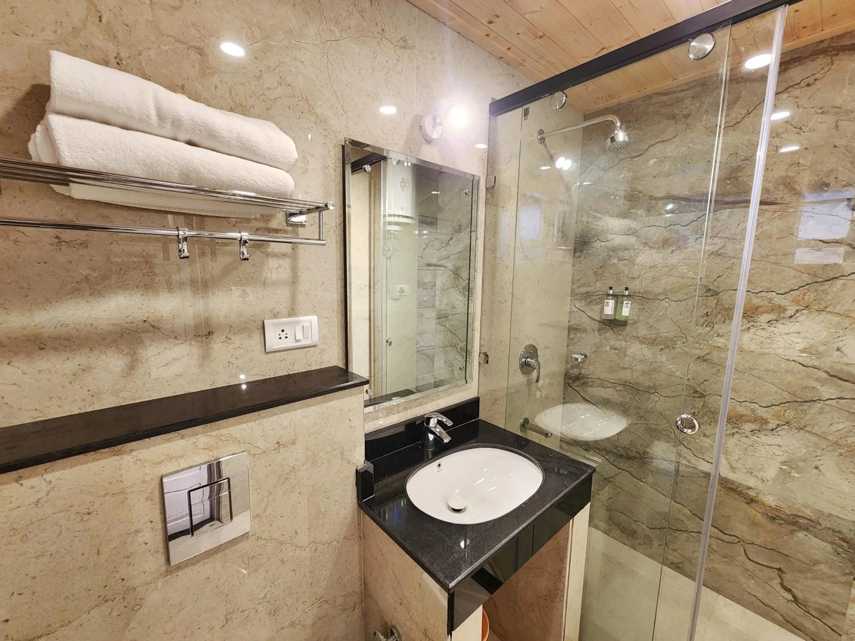 Hotel Pineview Shimla