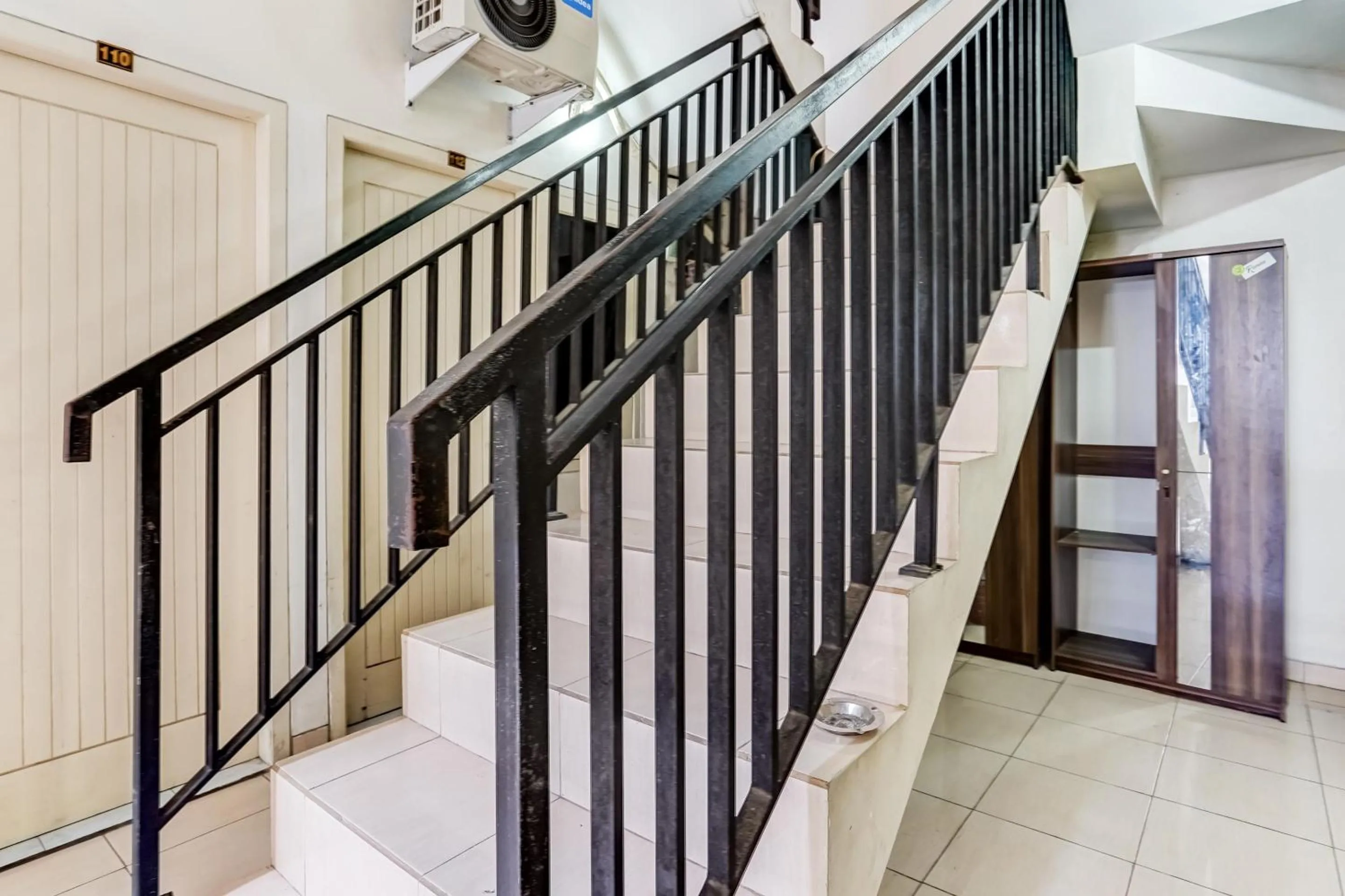 Lobby or reception in OYO 91361 Benlin D'kost Syariah